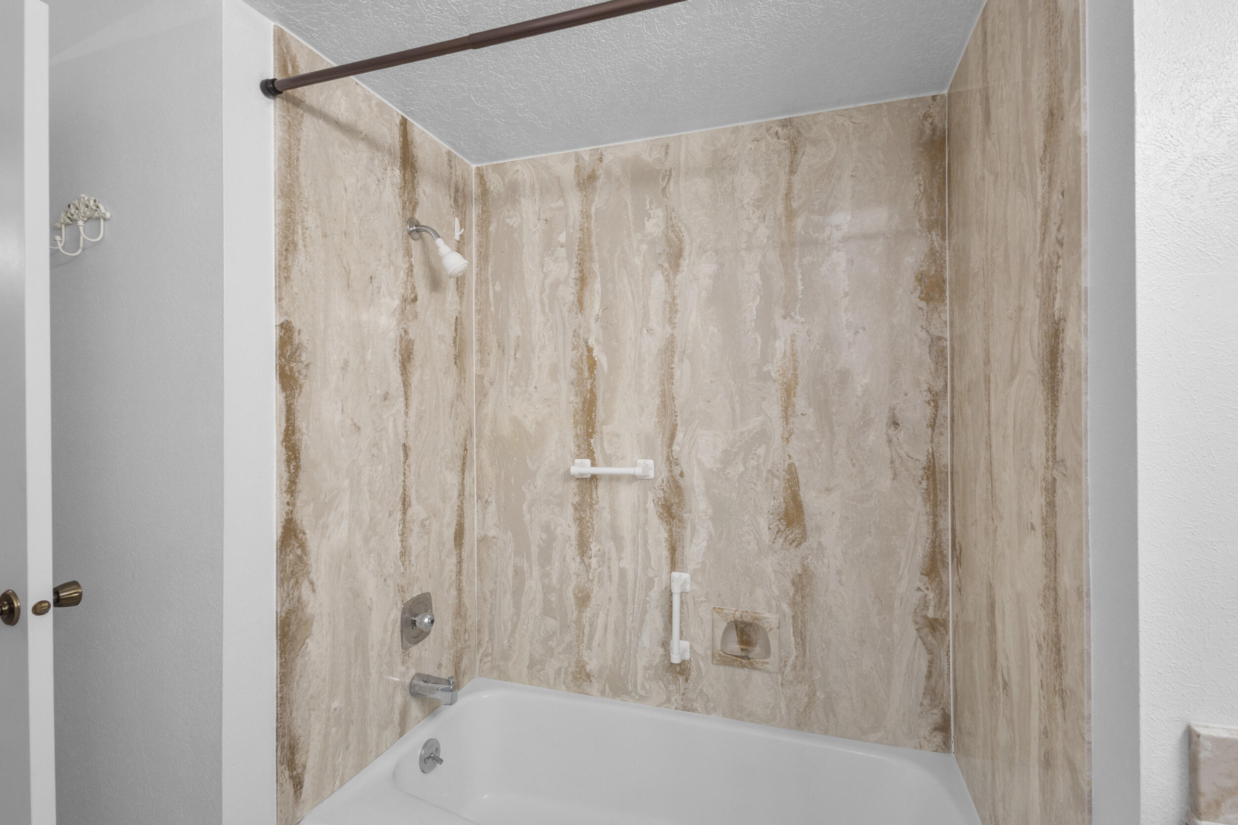 6341 ADMIRAL RICKOVER Drive NE