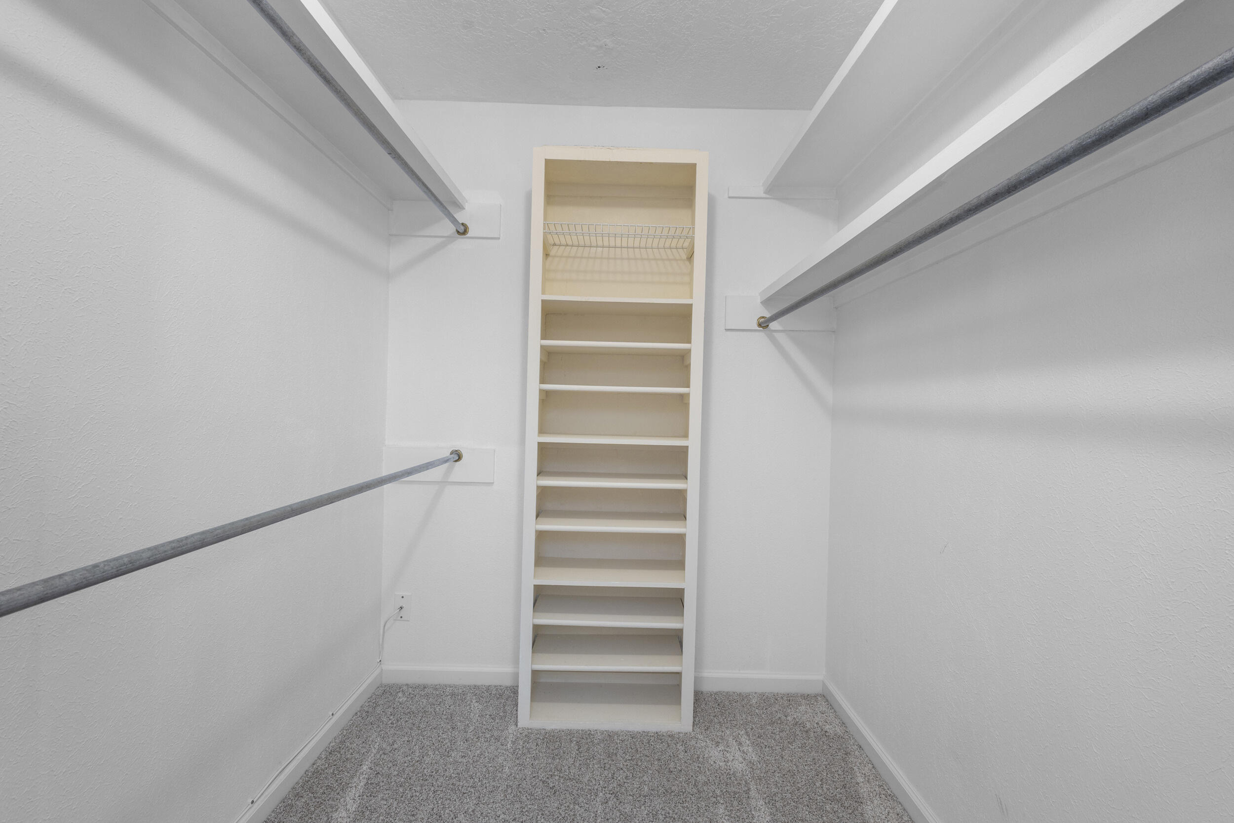 6341 ADMIRAL RICKOVER Drive NE