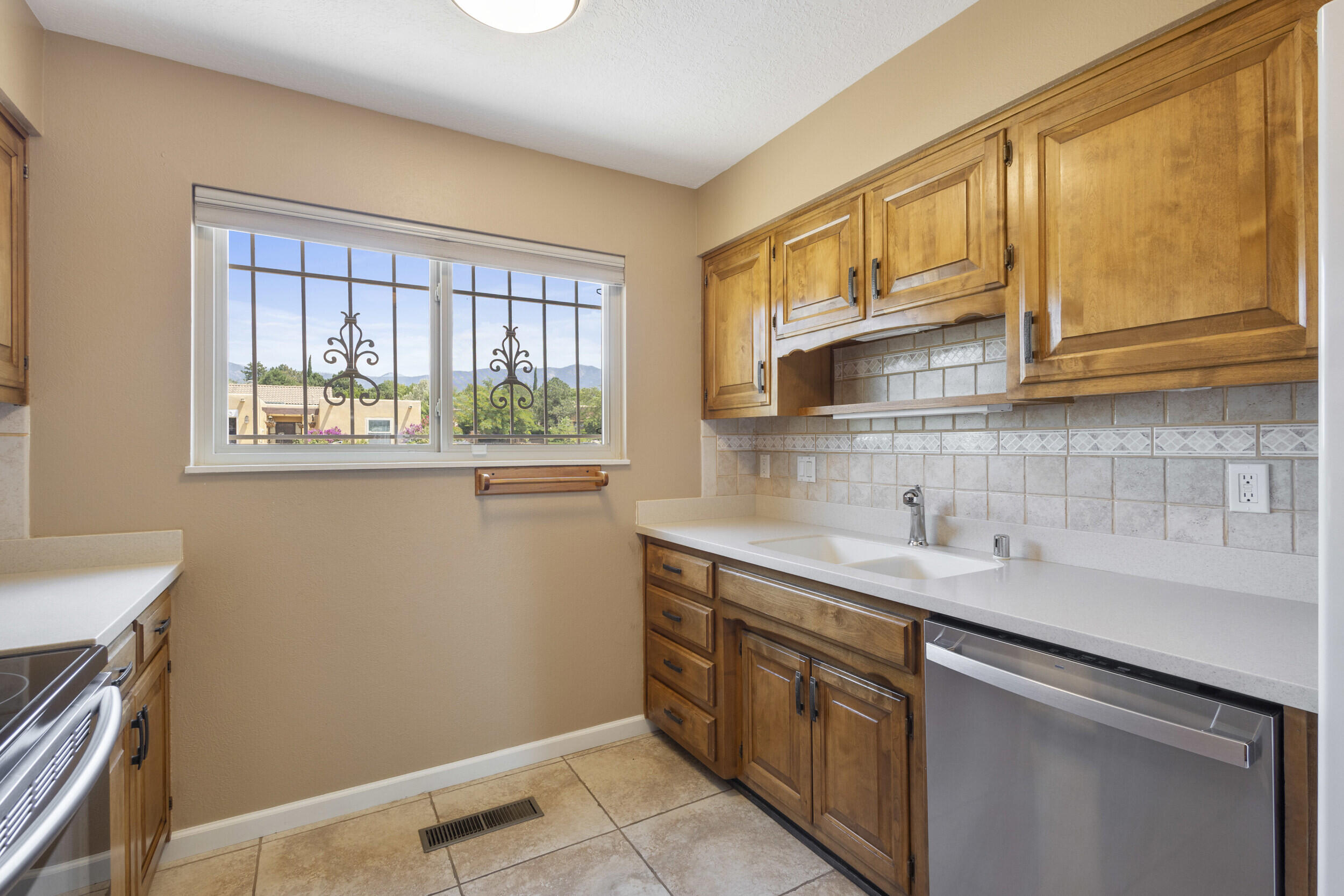 6341 ADMIRAL RICKOVER Drive NE