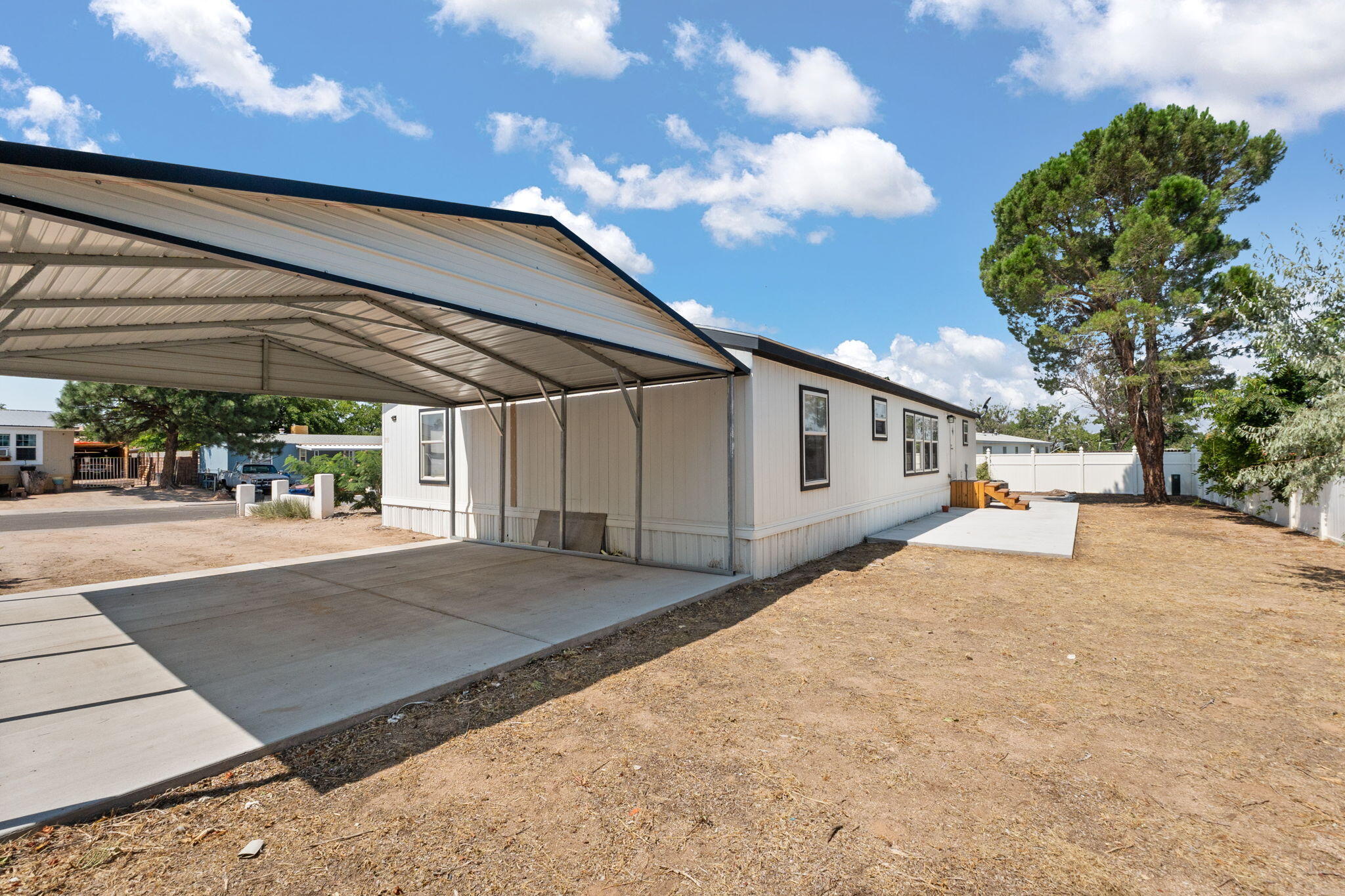 6617 JADE PARK Avenue NE