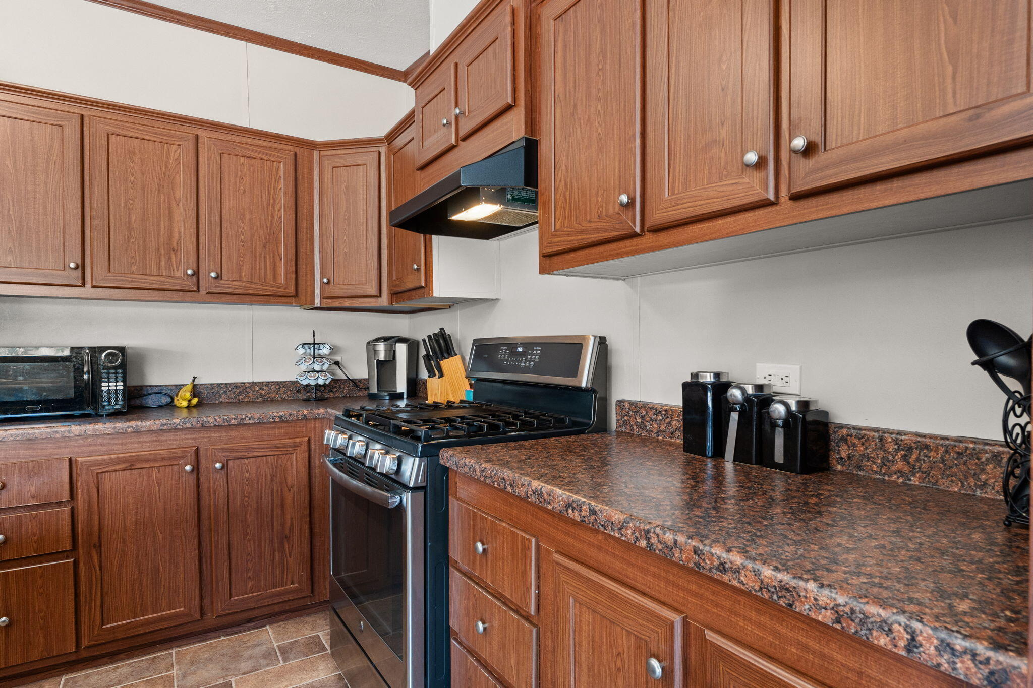 6617 JADE PARK Avenue NE