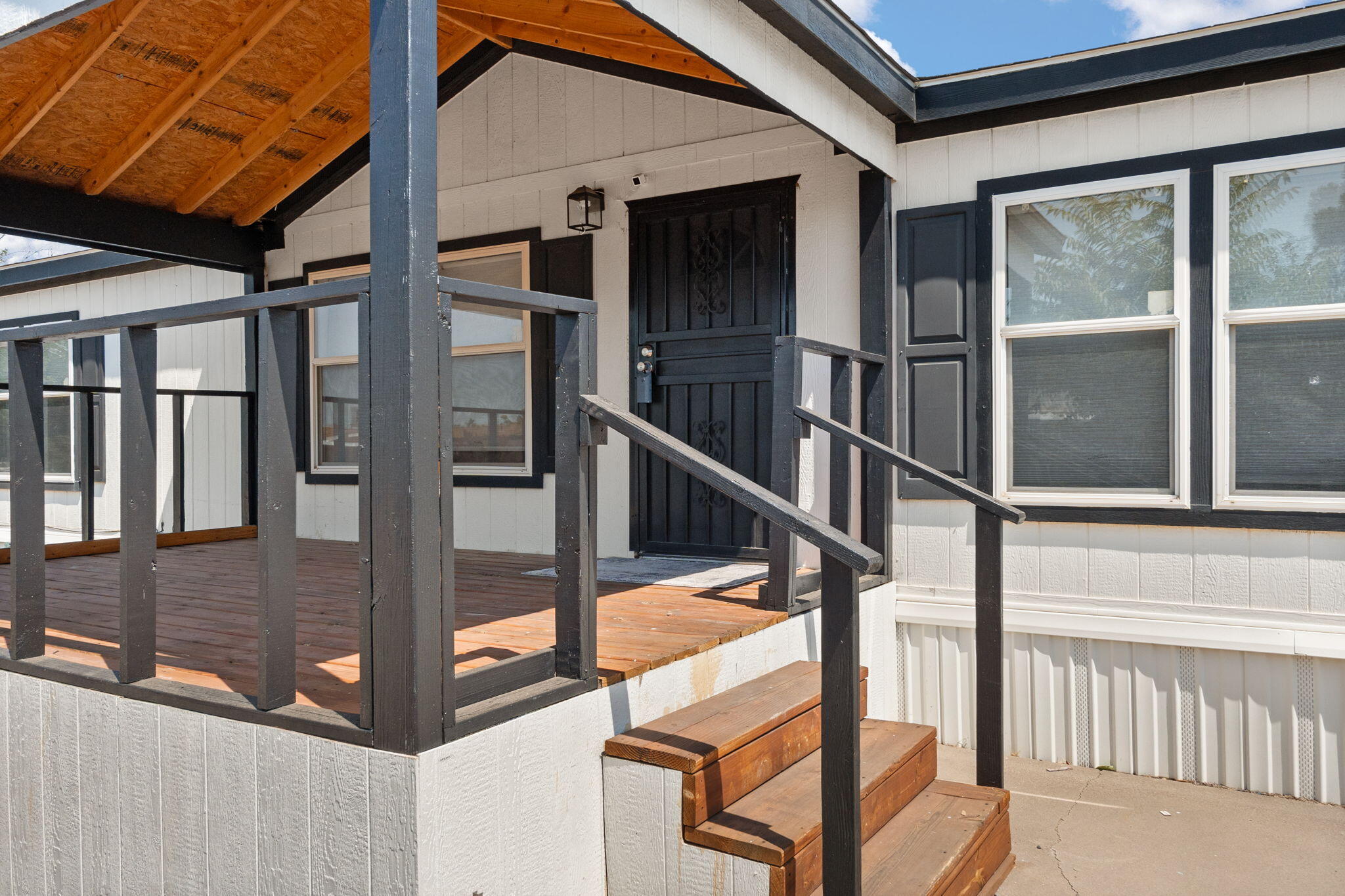 6617 JADE PARK Avenue NE