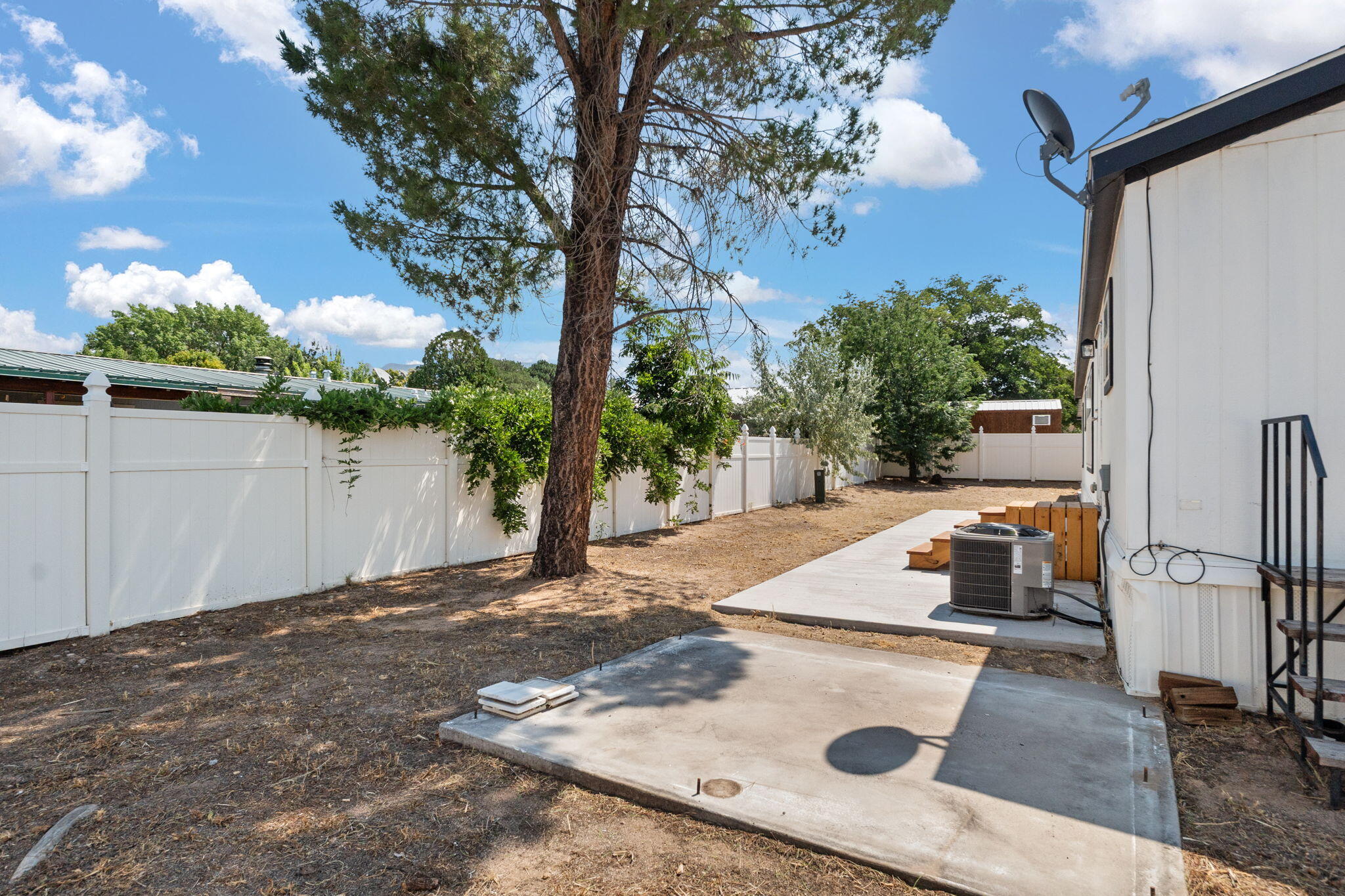 6617 JADE PARK Avenue NE