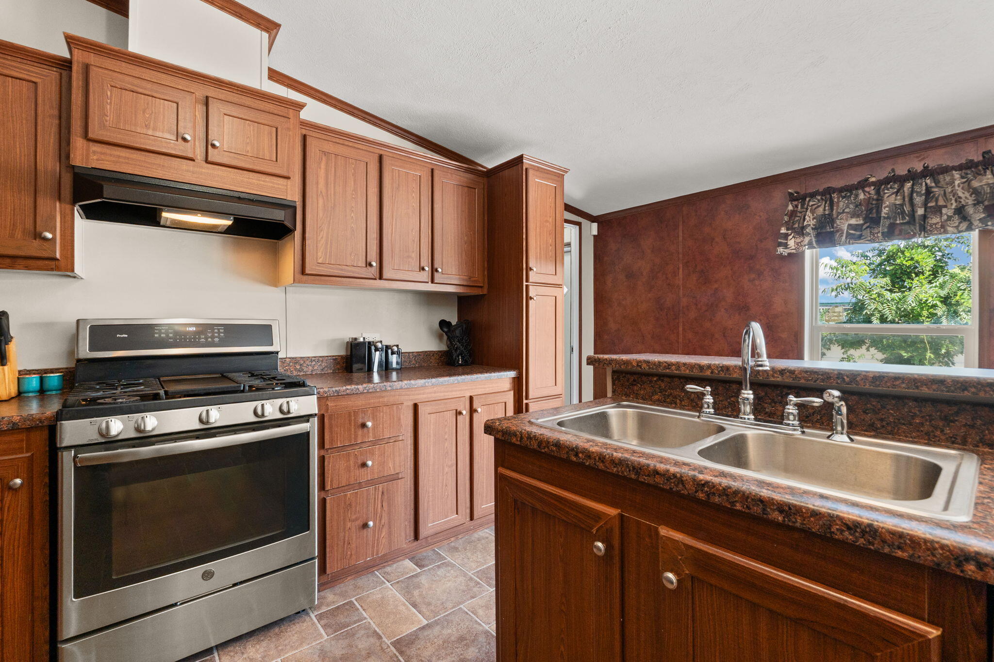 6617 JADE PARK Avenue NE