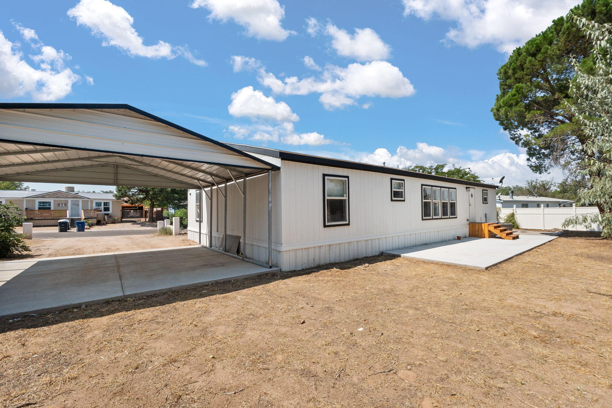 6617 JADE PARK Avenue NE