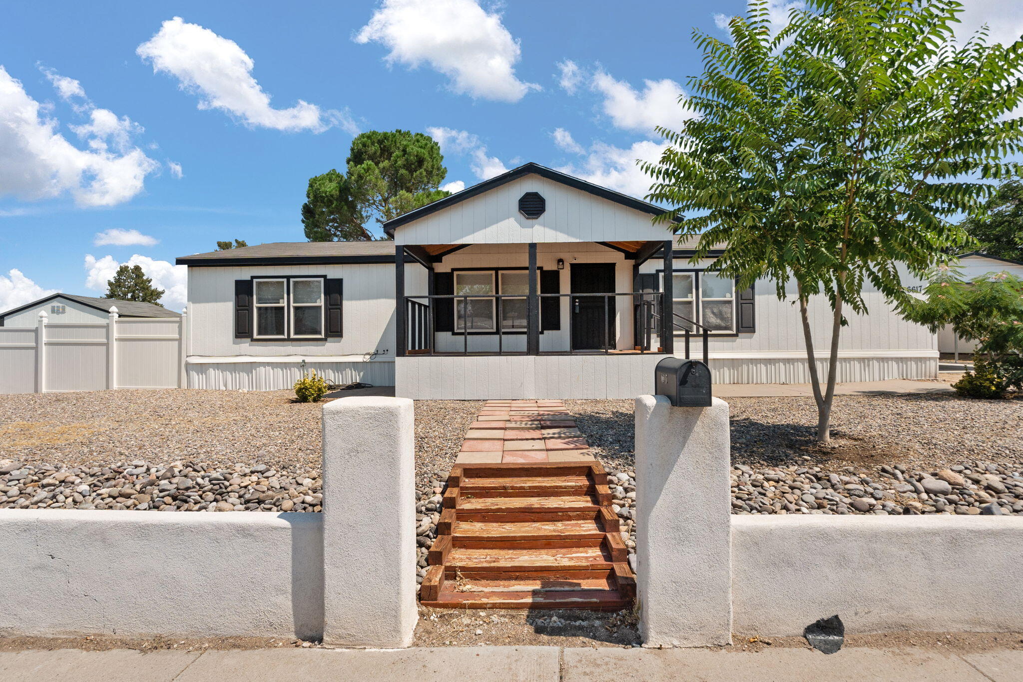 6617 JADE PARK Avenue NE