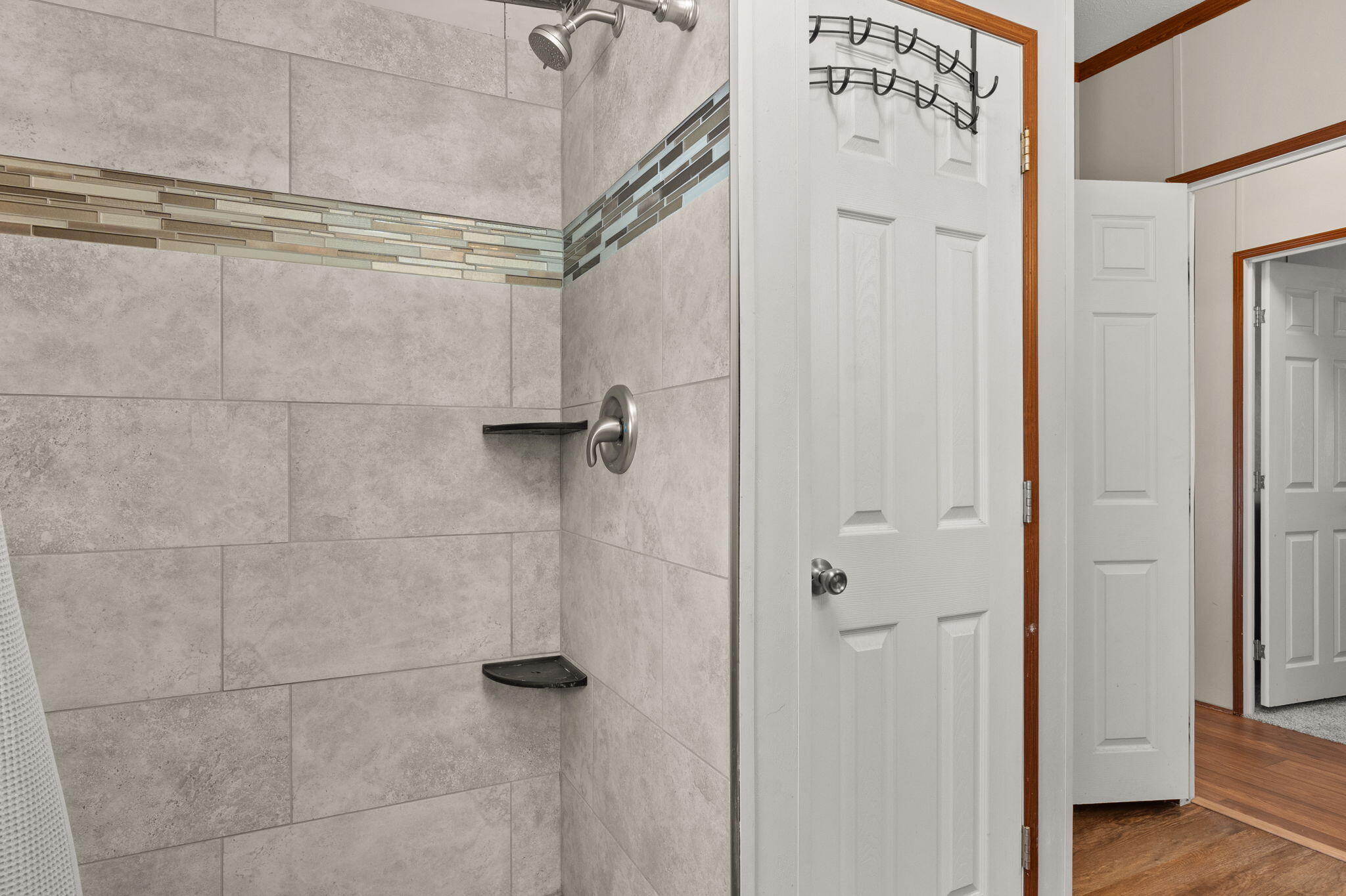 6617 JADE PARK Avenue NE