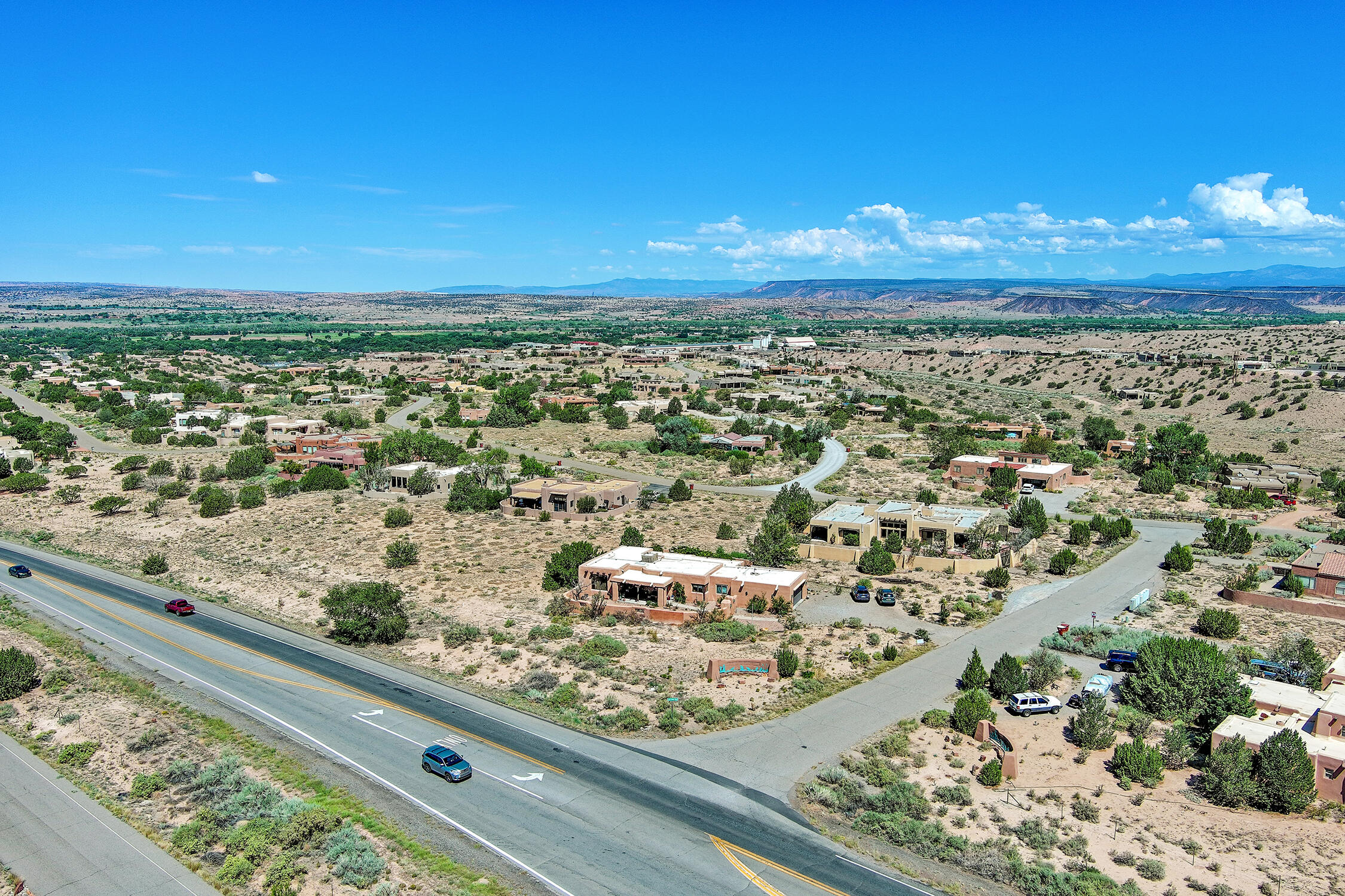 3 TRAILS WEST Road