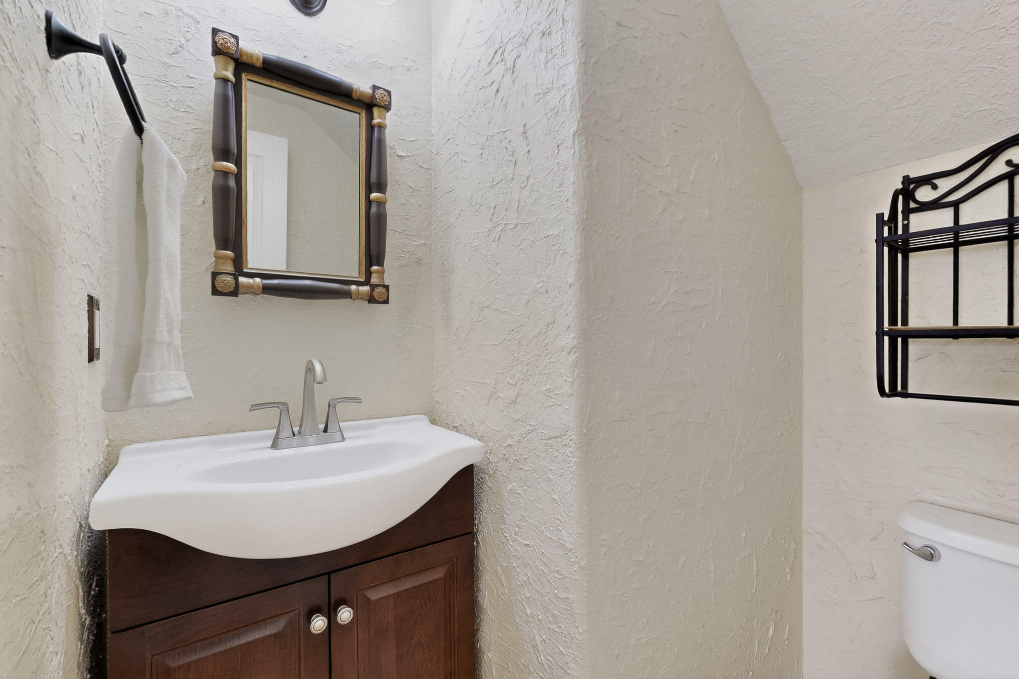 10809 CHICOBUSH Drive NW