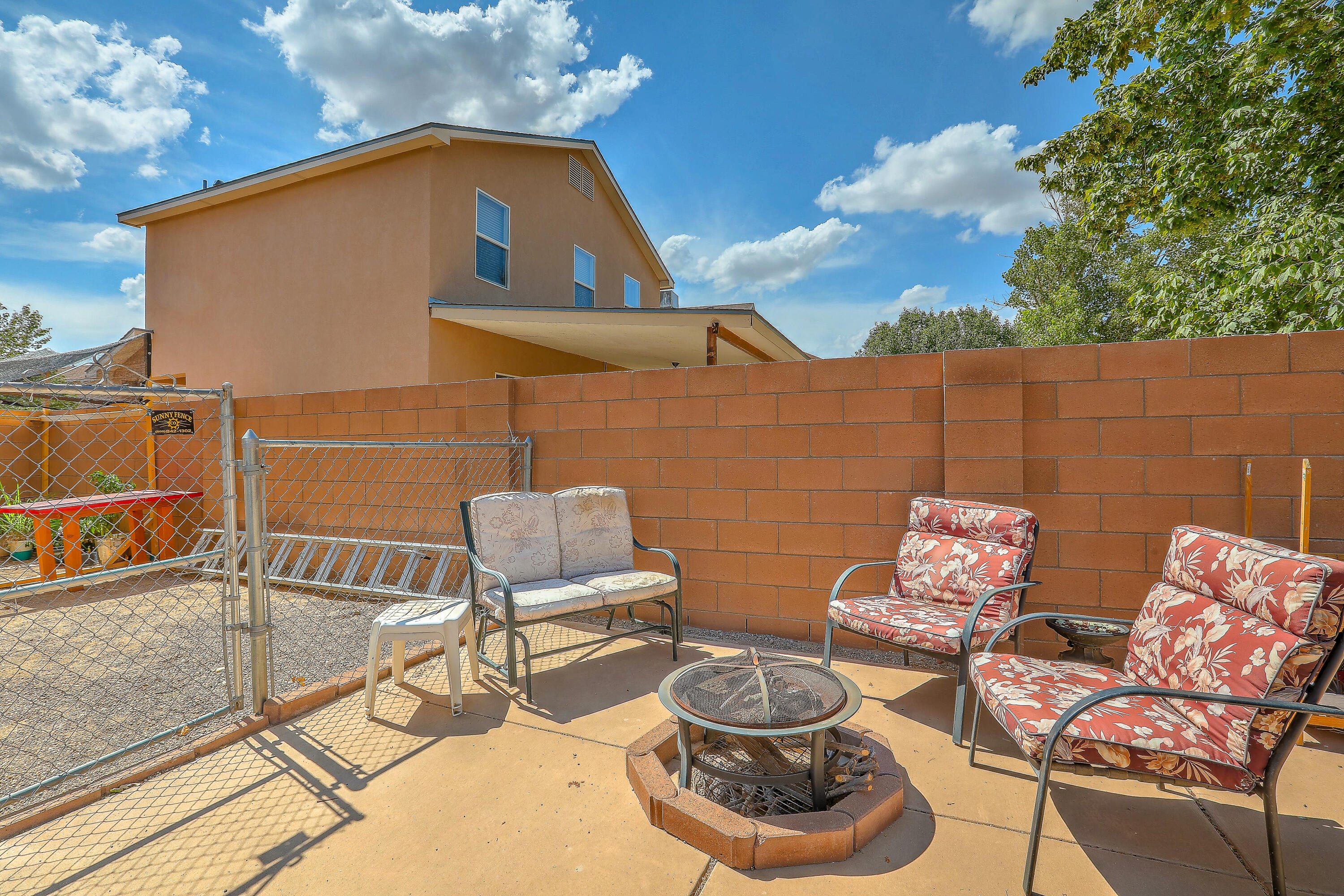 8305 CASA GRIS Court NW