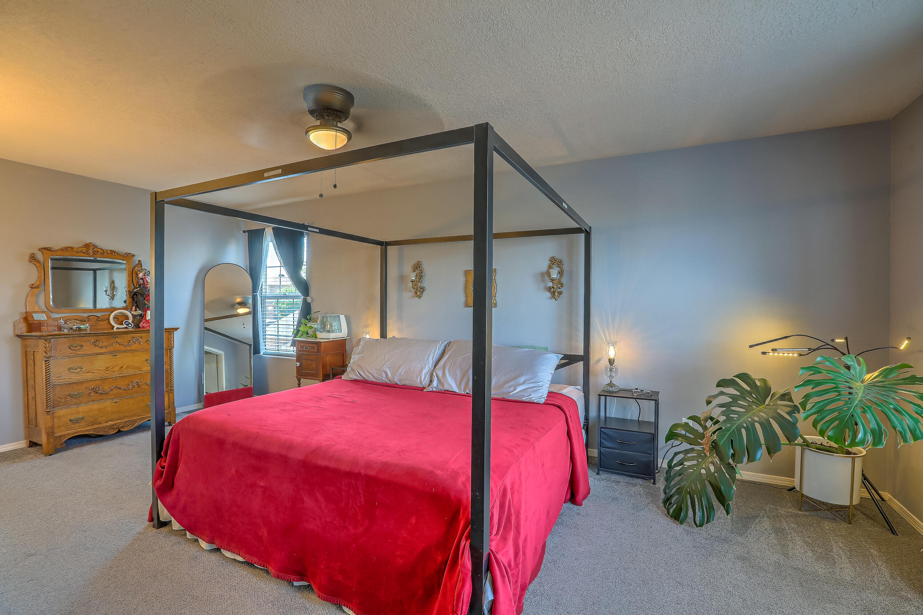 8305 CASA GRIS Court NW