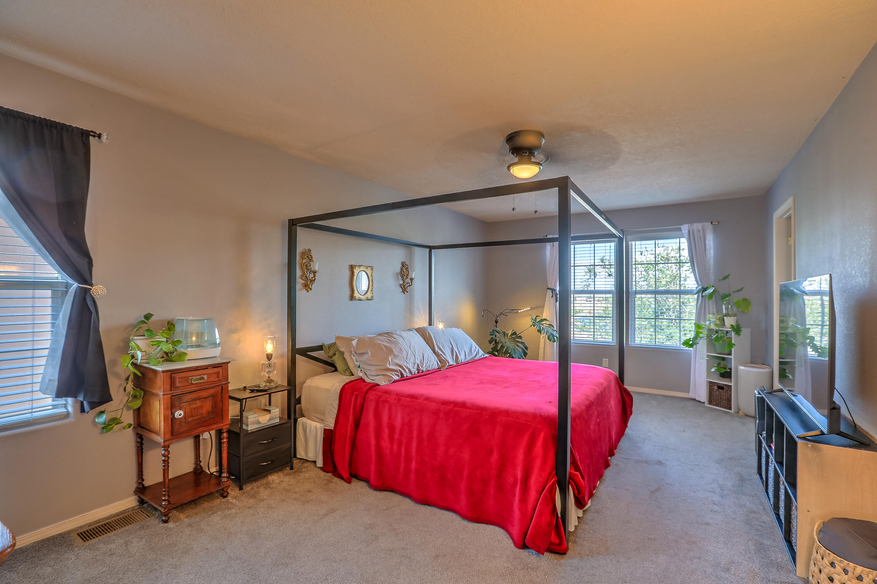 8305 CASA GRIS Court NW