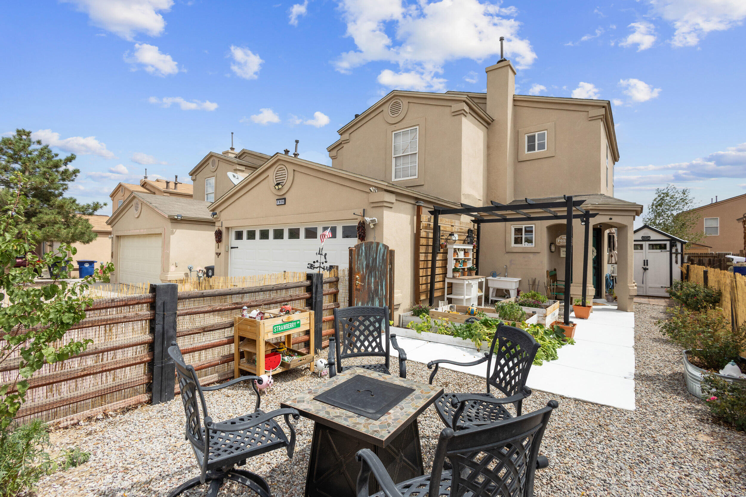 1926 TIERRA DE LA LUNA Drive SW