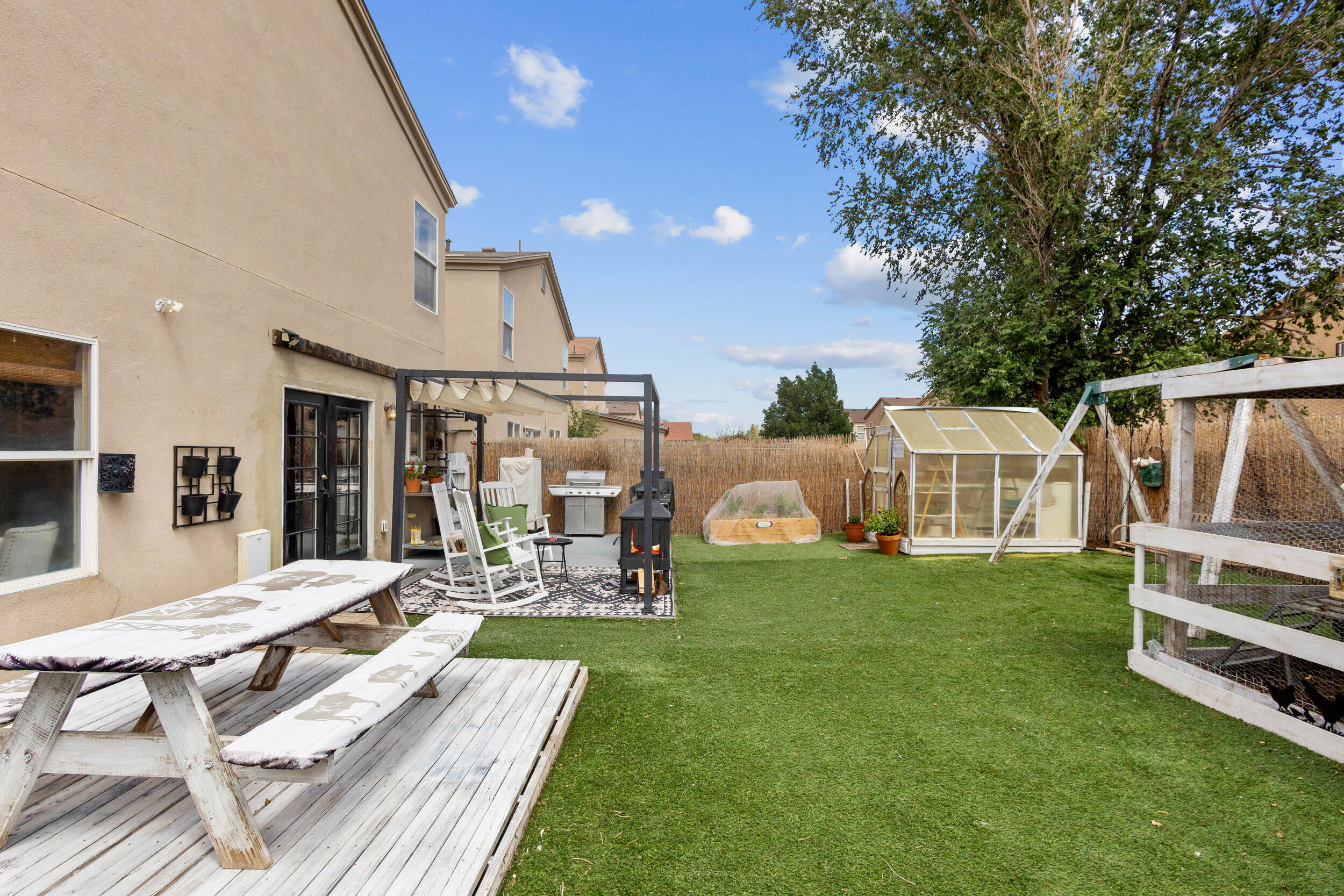 1926 TIERRA DE LA LUNA Drive SW