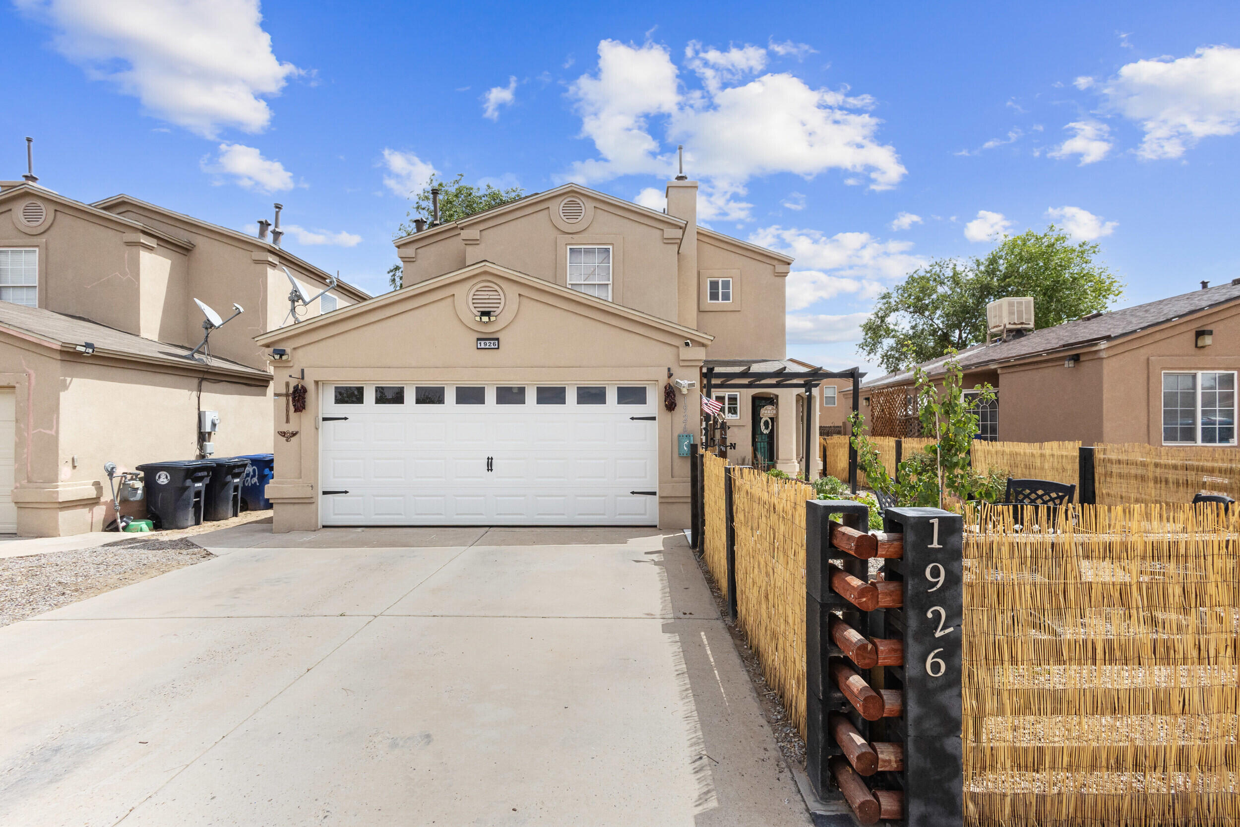 1926 TIERRA DE LA LUNA Drive SW
