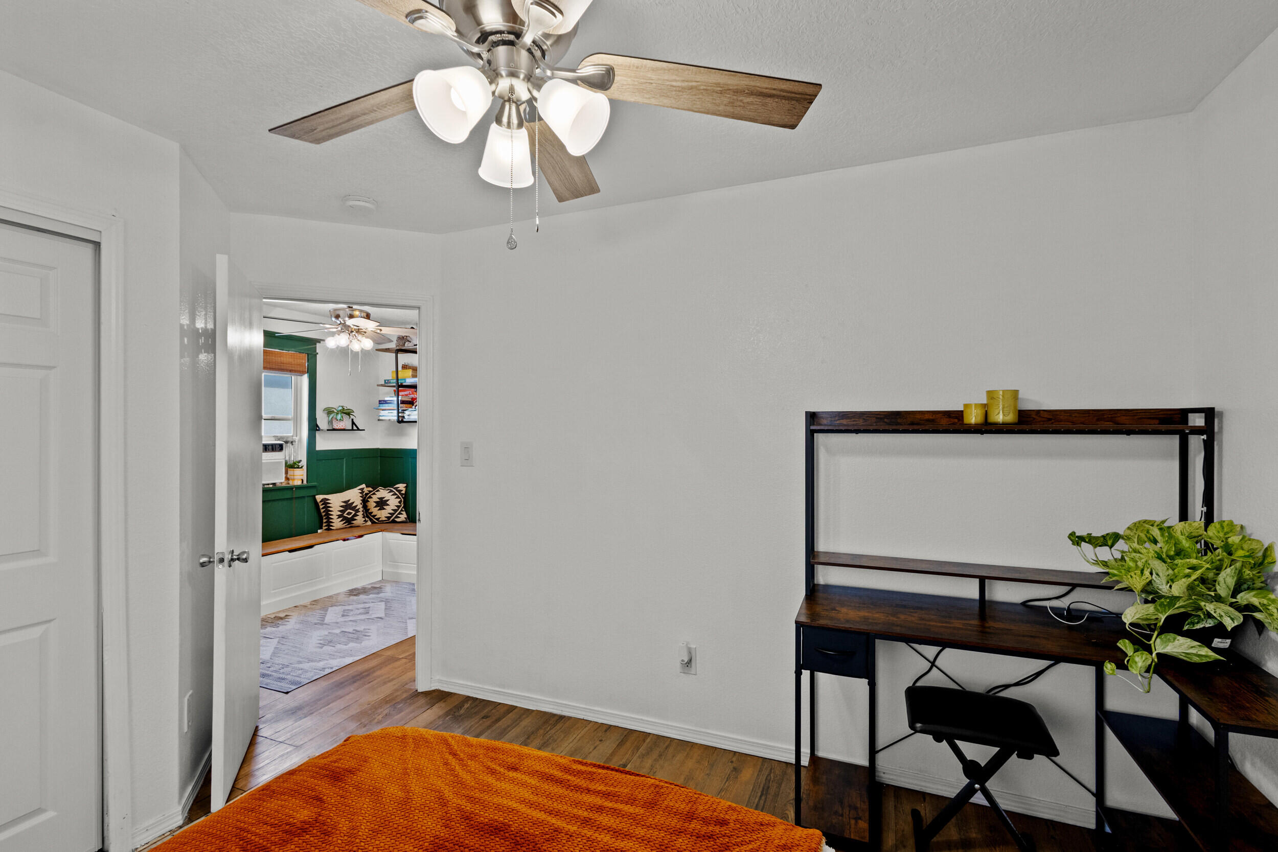 1926 TIERRA DE LA LUNA Drive SW