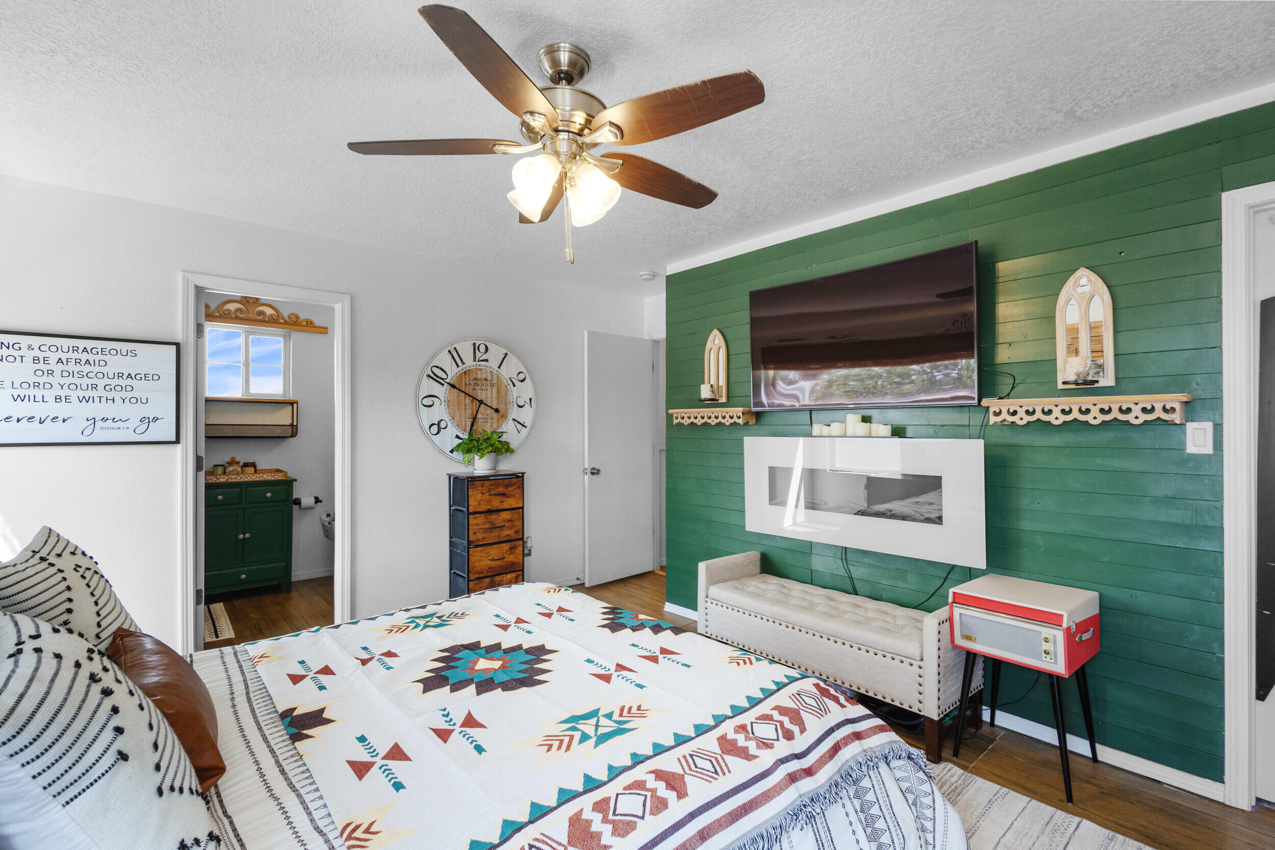 1926 TIERRA DE LA LUNA Drive SW