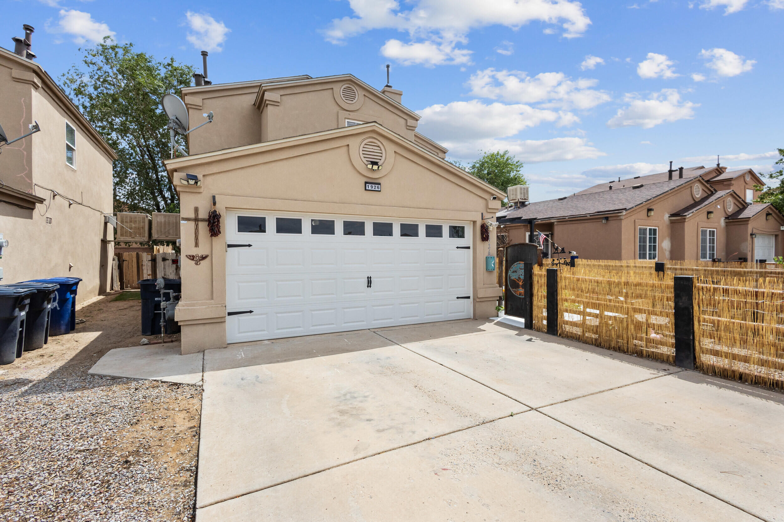 1926 TIERRA DE LA LUNA Drive SW