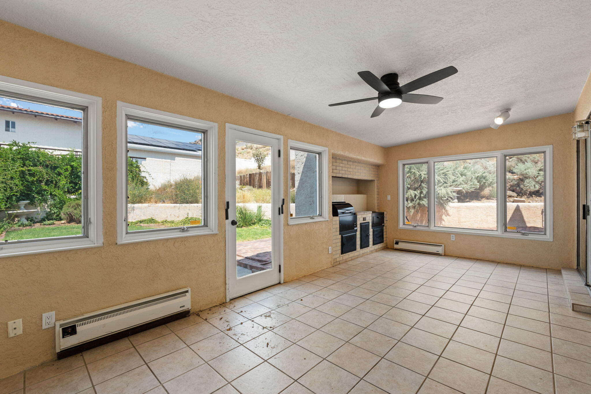 3004 Camino De La Sierra NE