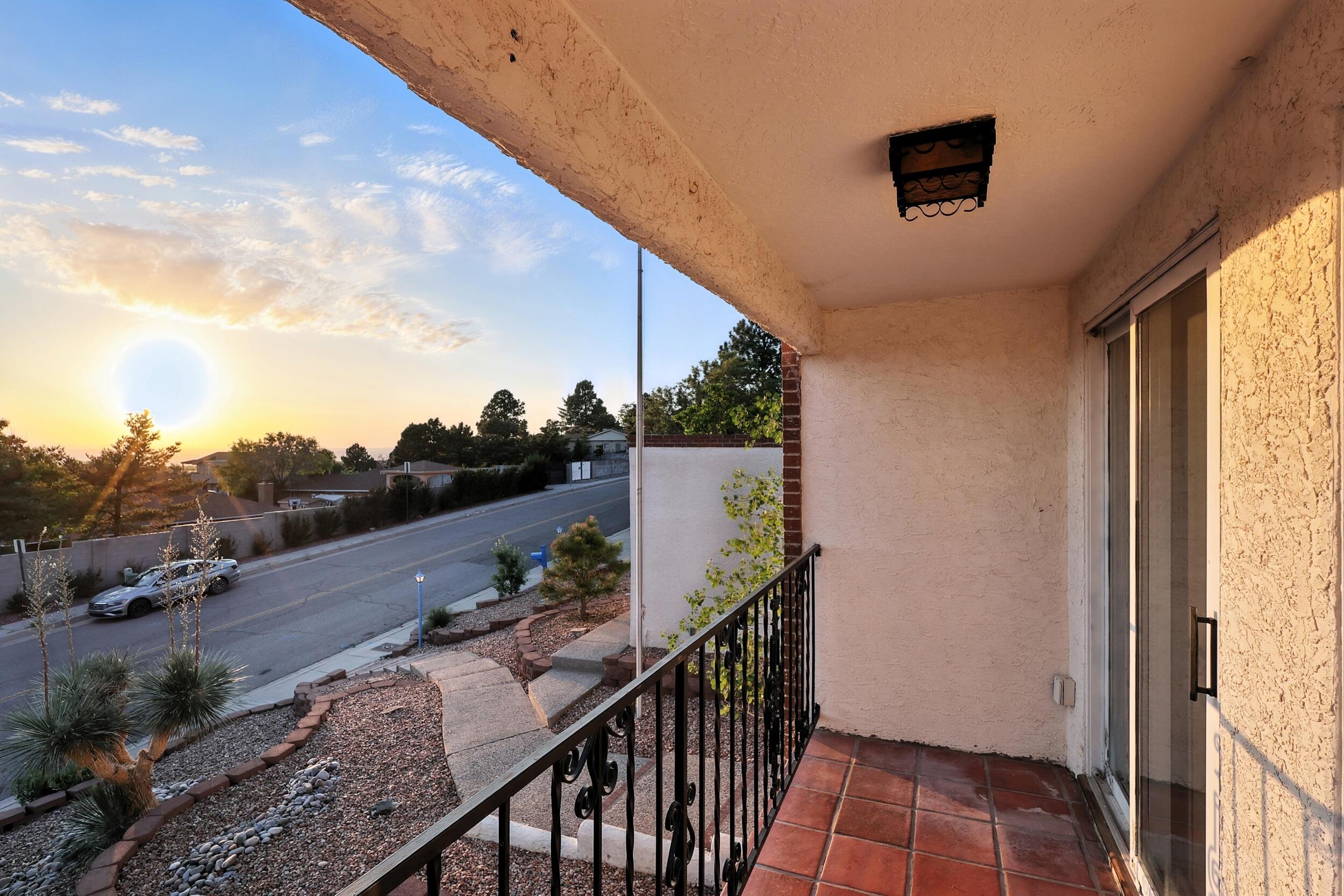 3004 Camino De La Sierra NE