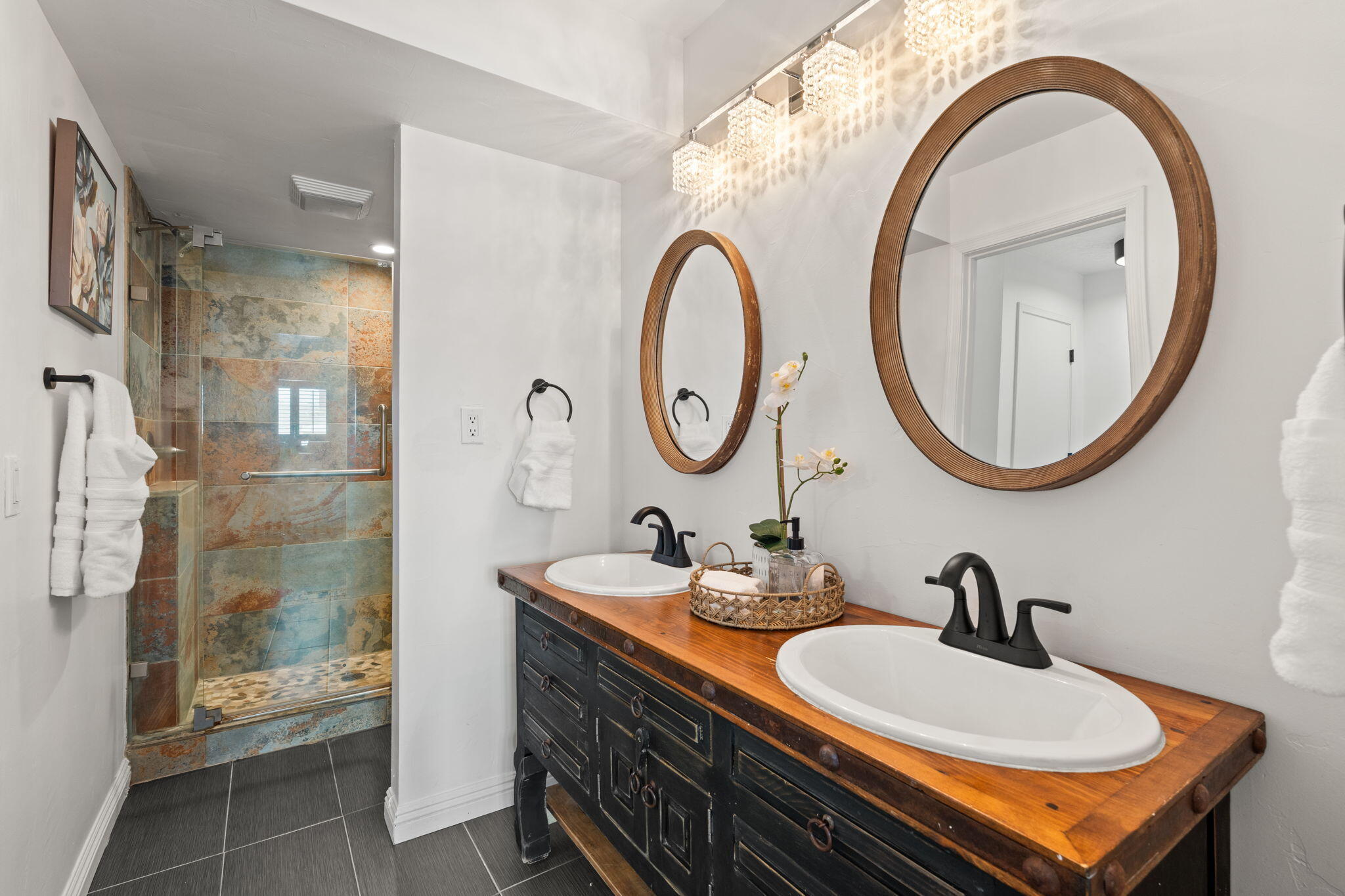 3004 Camino De La Sierra NE