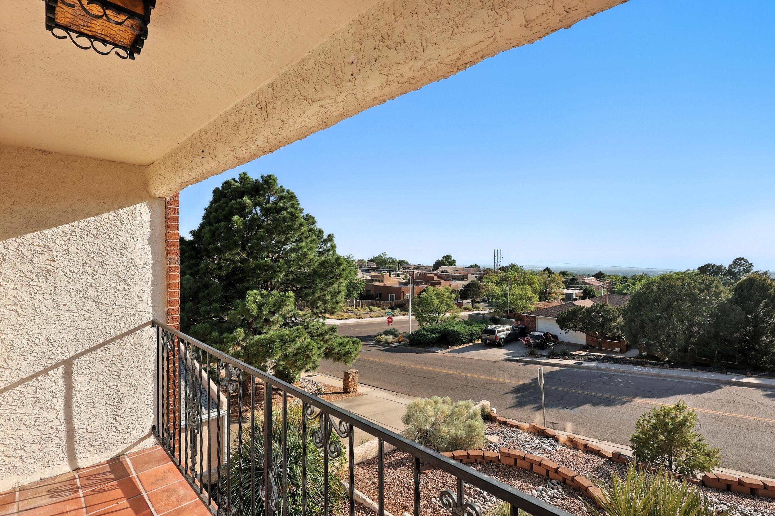3004 Camino De La Sierra NE