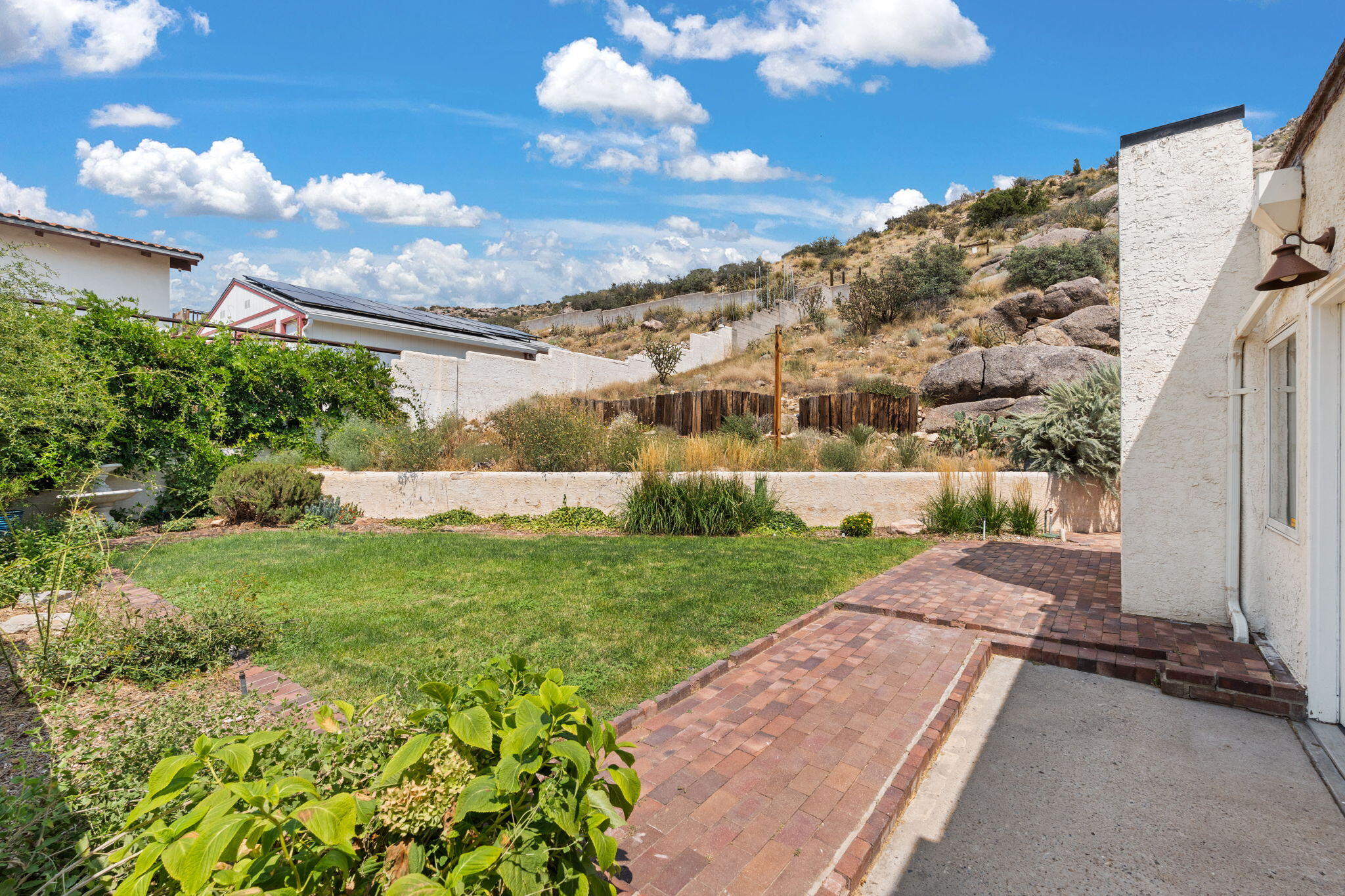 3004 Camino De La Sierra NE