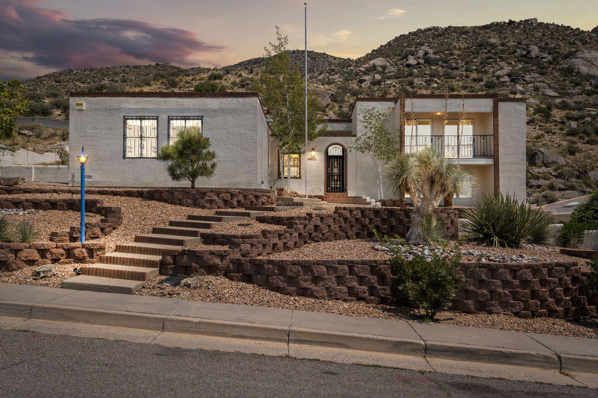 3004 Camino De La Sierra NE