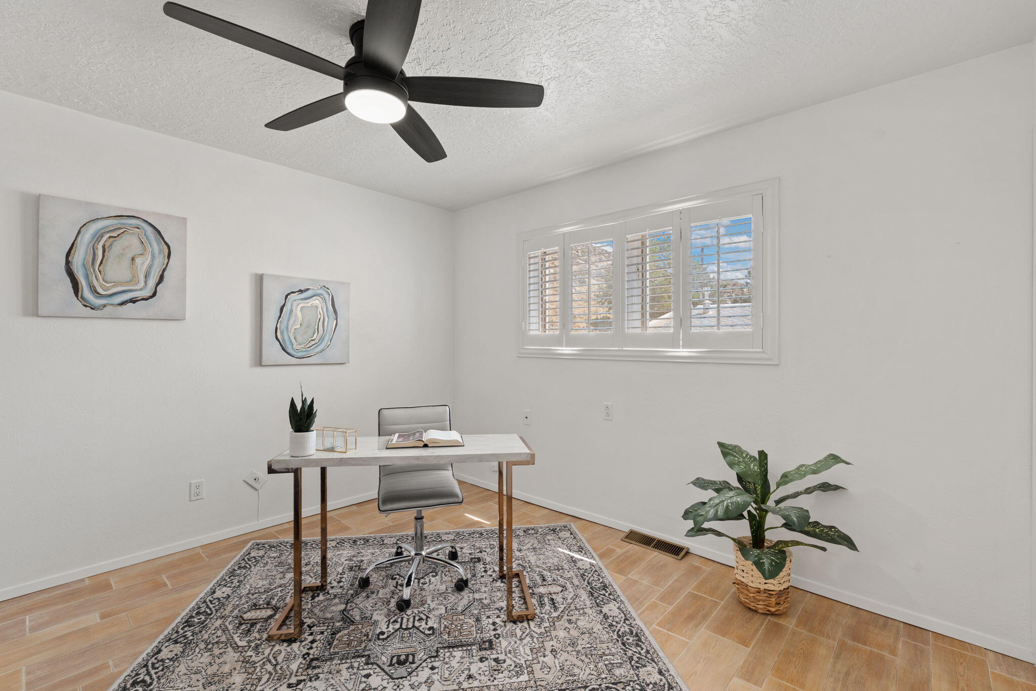 3004 Camino De La Sierra NE