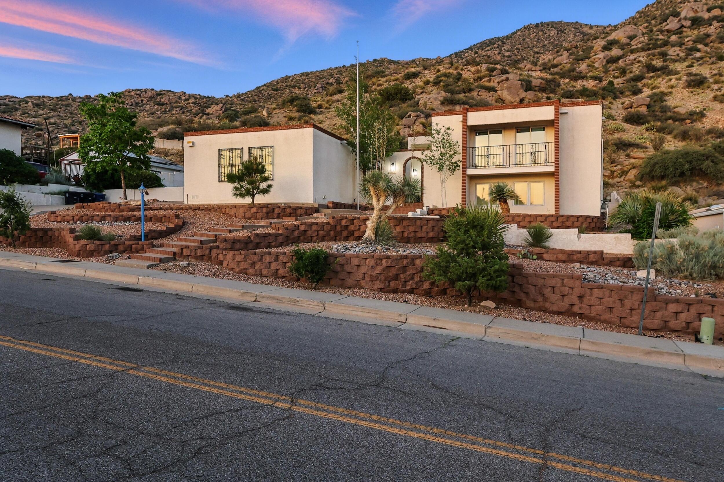 3004 Camino De La Sierra NE