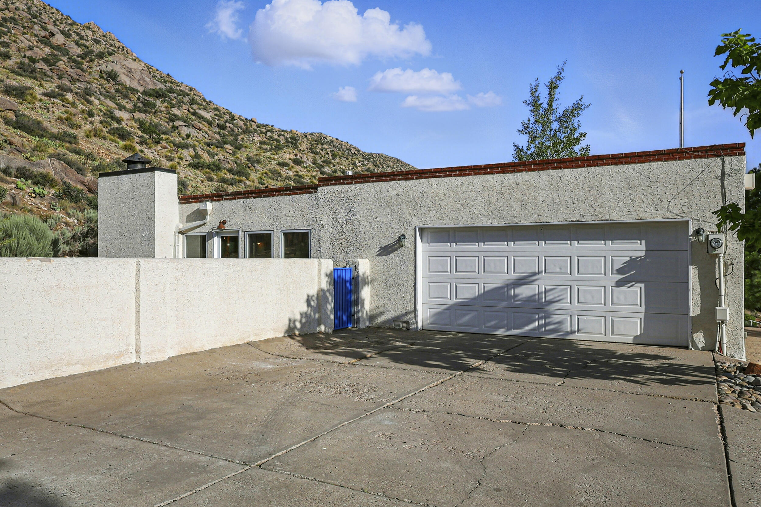 3004 Camino De La Sierra NE