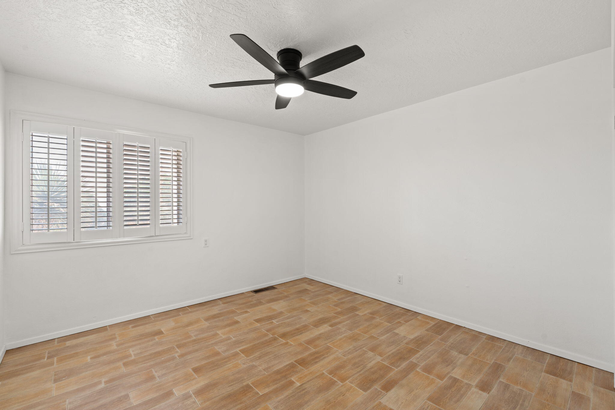 3004 Camino De La Sierra NE