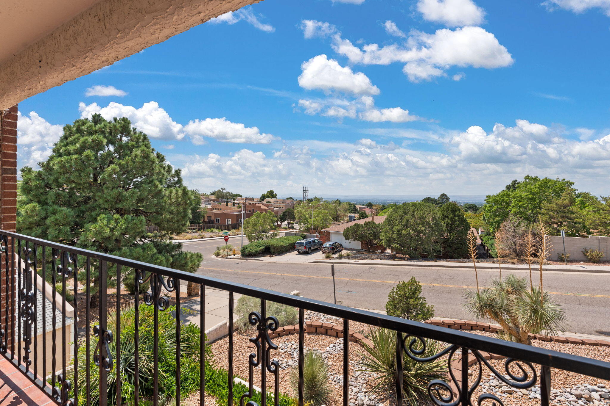 3004 Camino De La Sierra NE