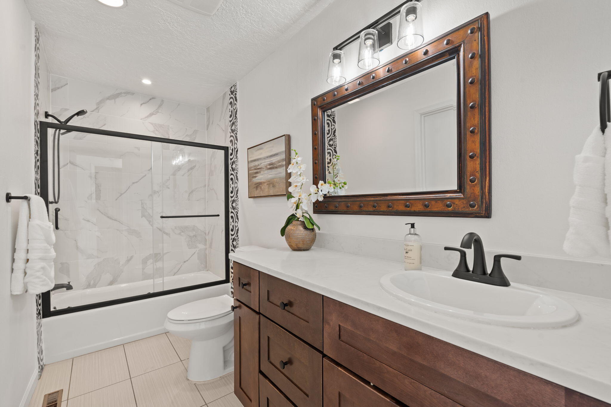 3004 Camino De La Sierra NE