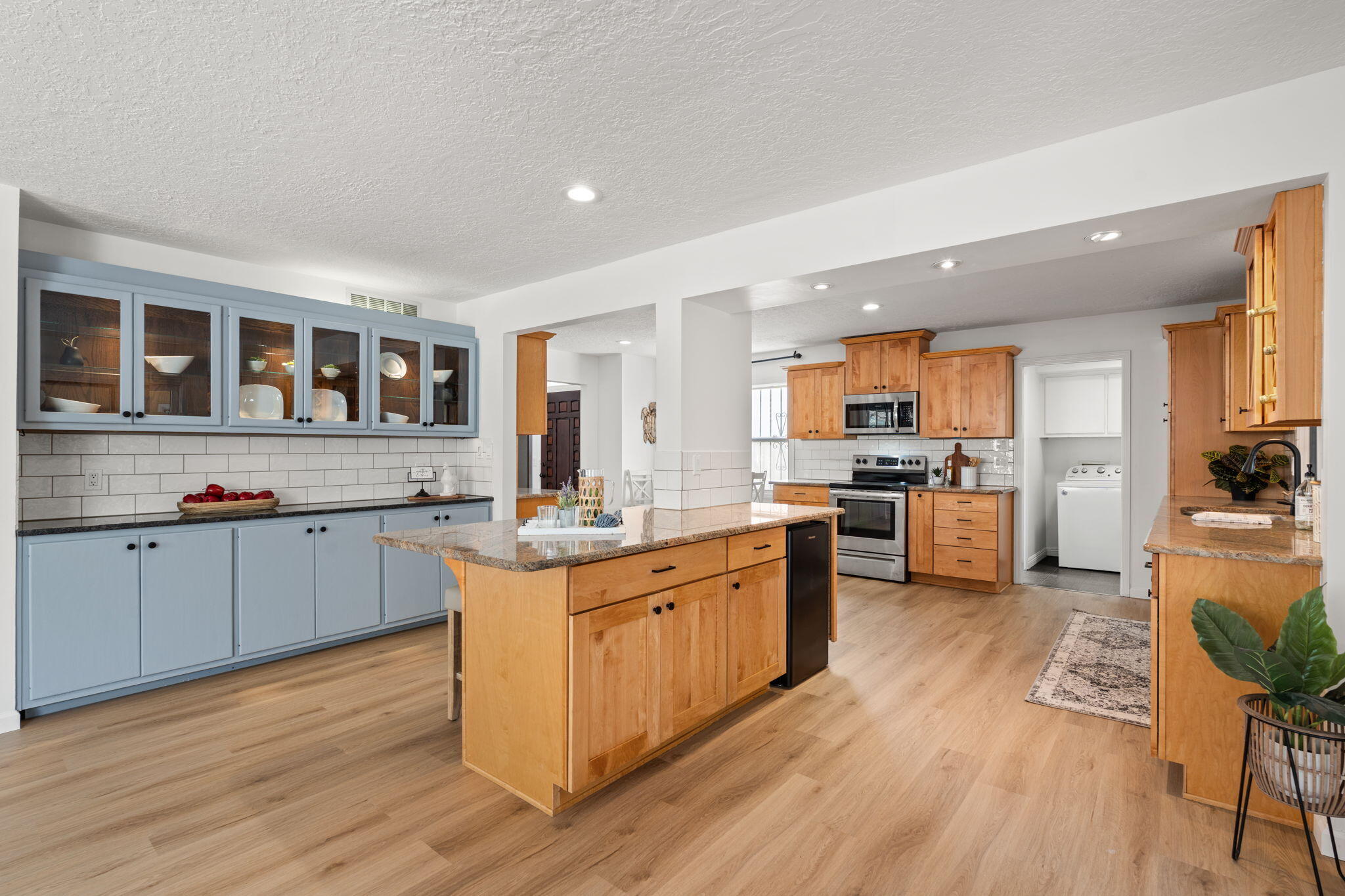 3004 Camino De La Sierra NE