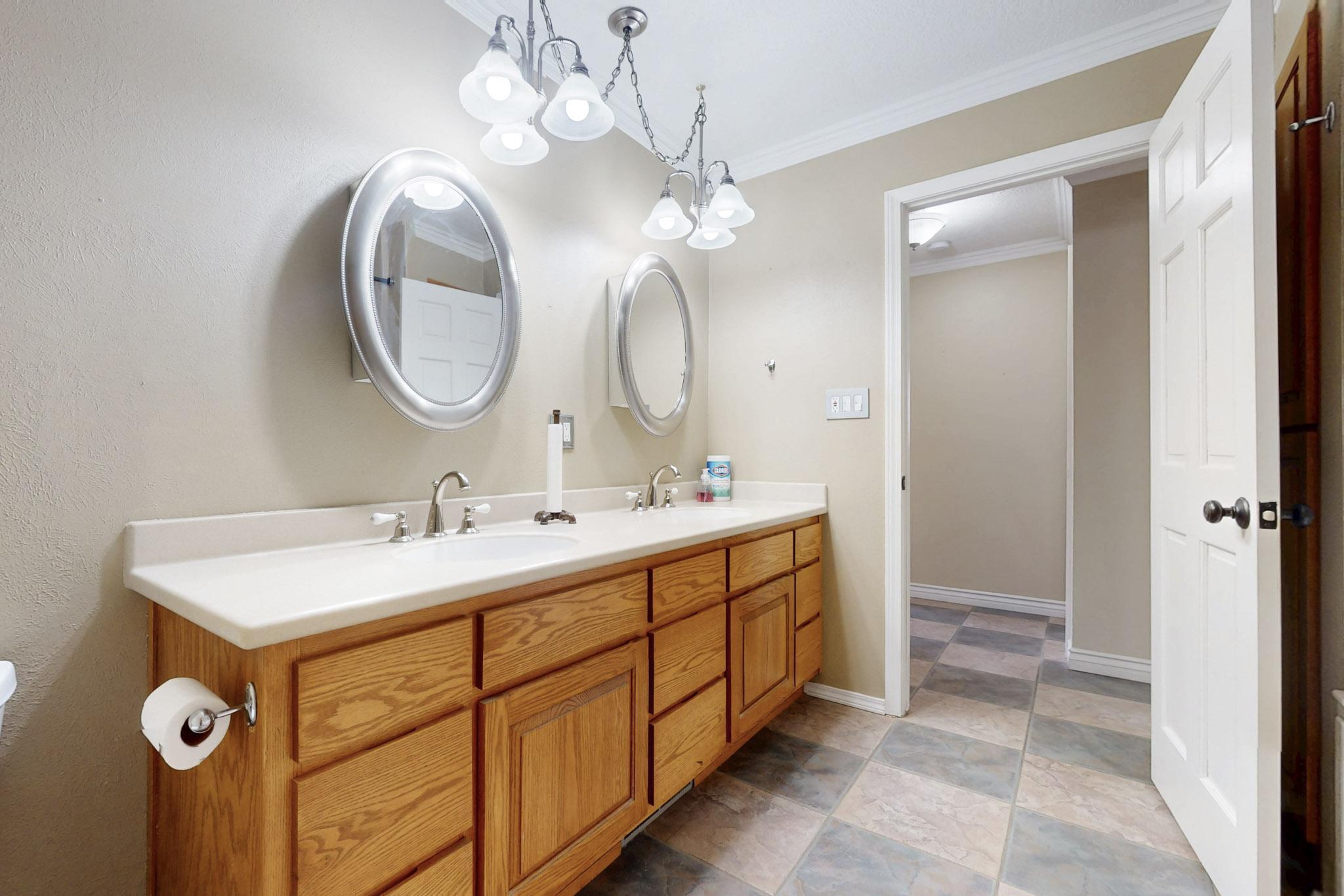 12412 CHELWOOD Trail NE