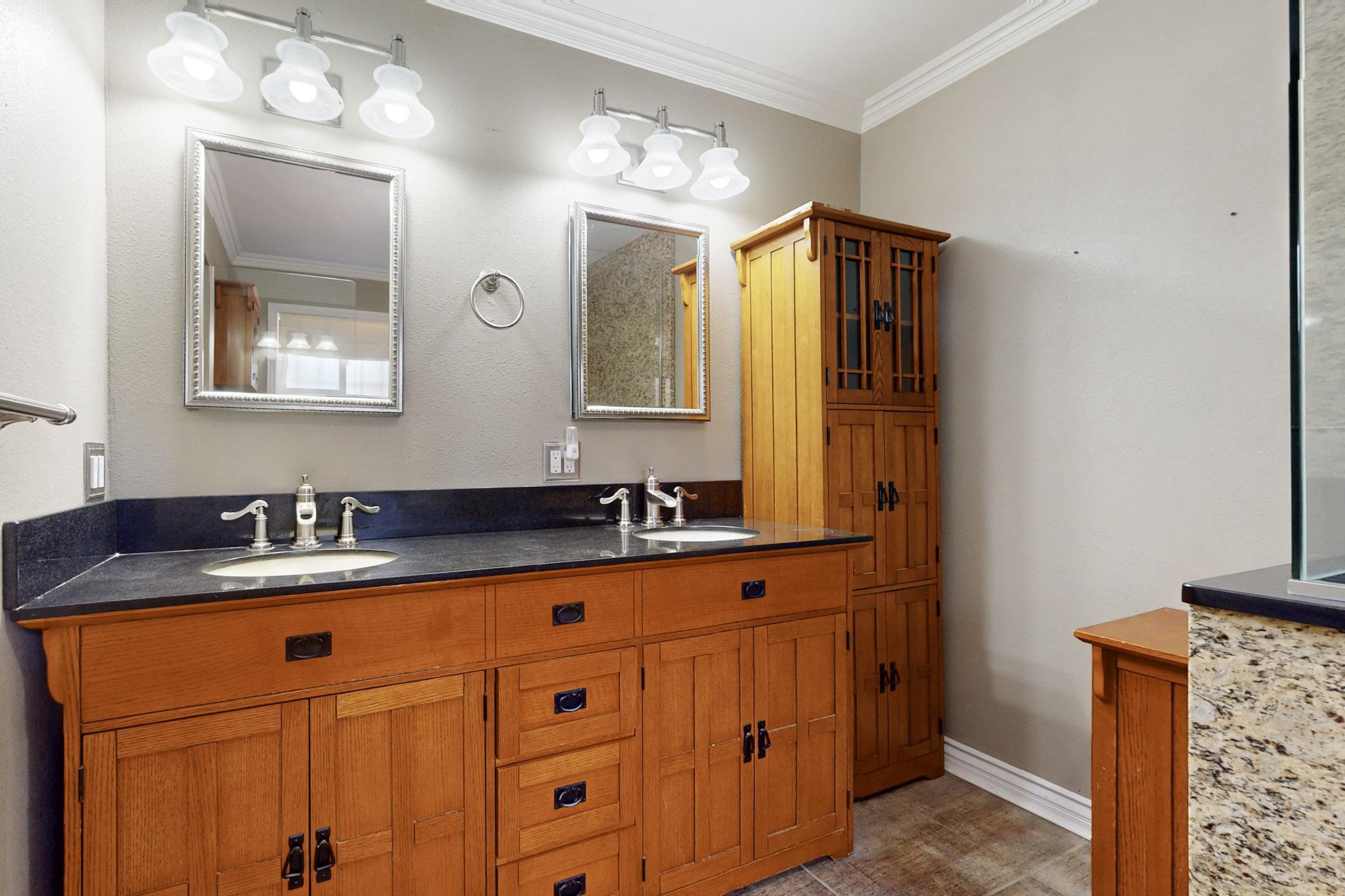 12412 CHELWOOD Trail NE