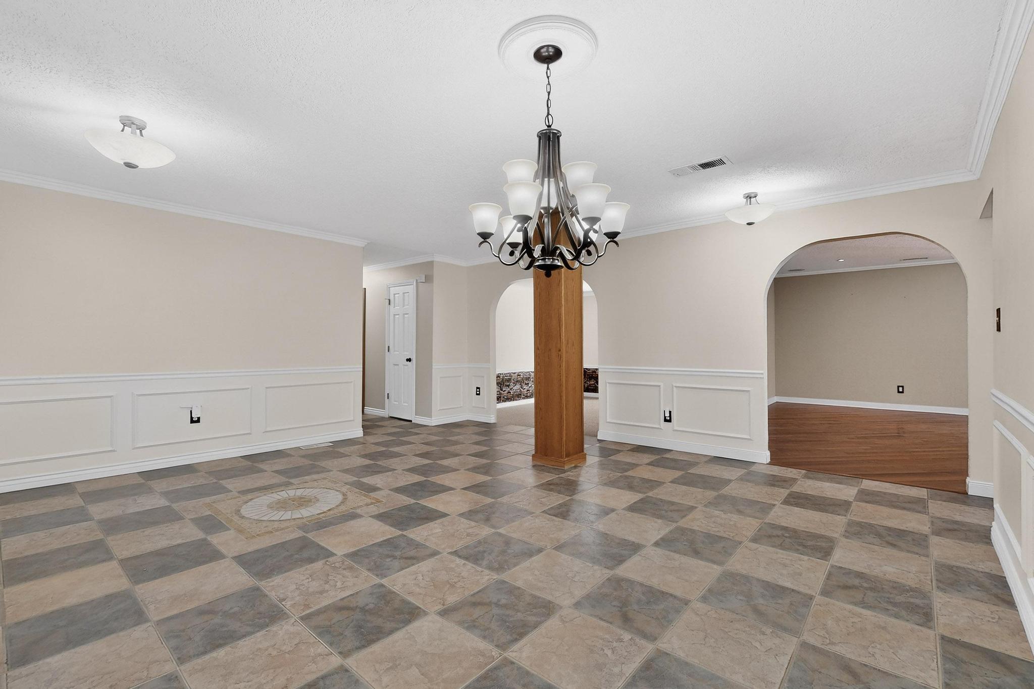 12412 CHELWOOD Trail NE