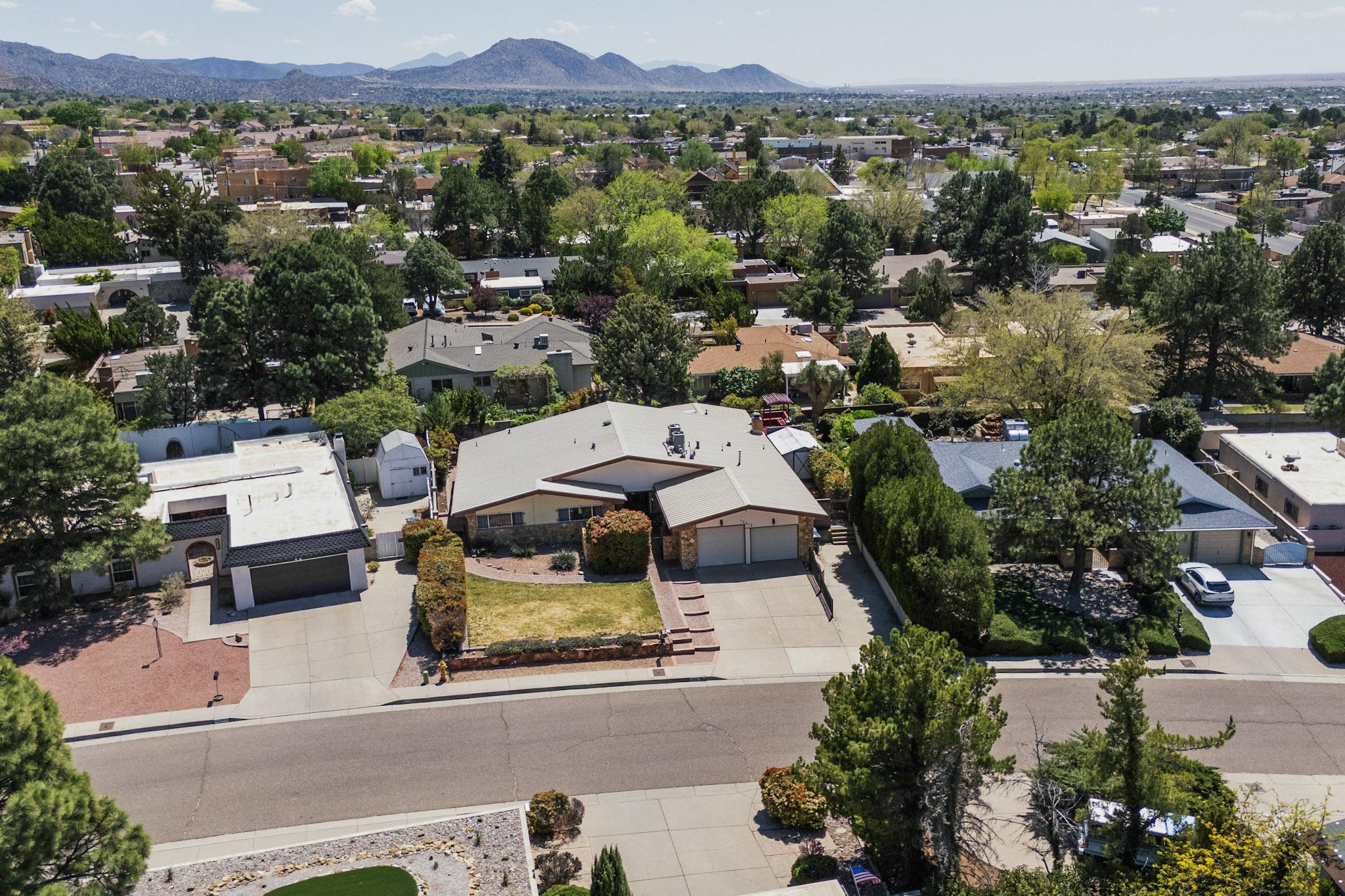 12412 CHELWOOD Trail NE