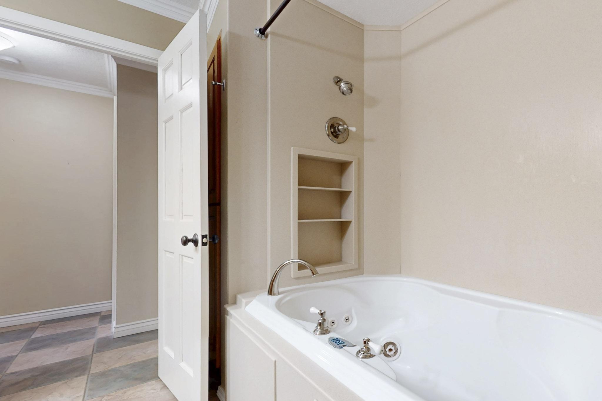 12412 CHELWOOD Trail NE