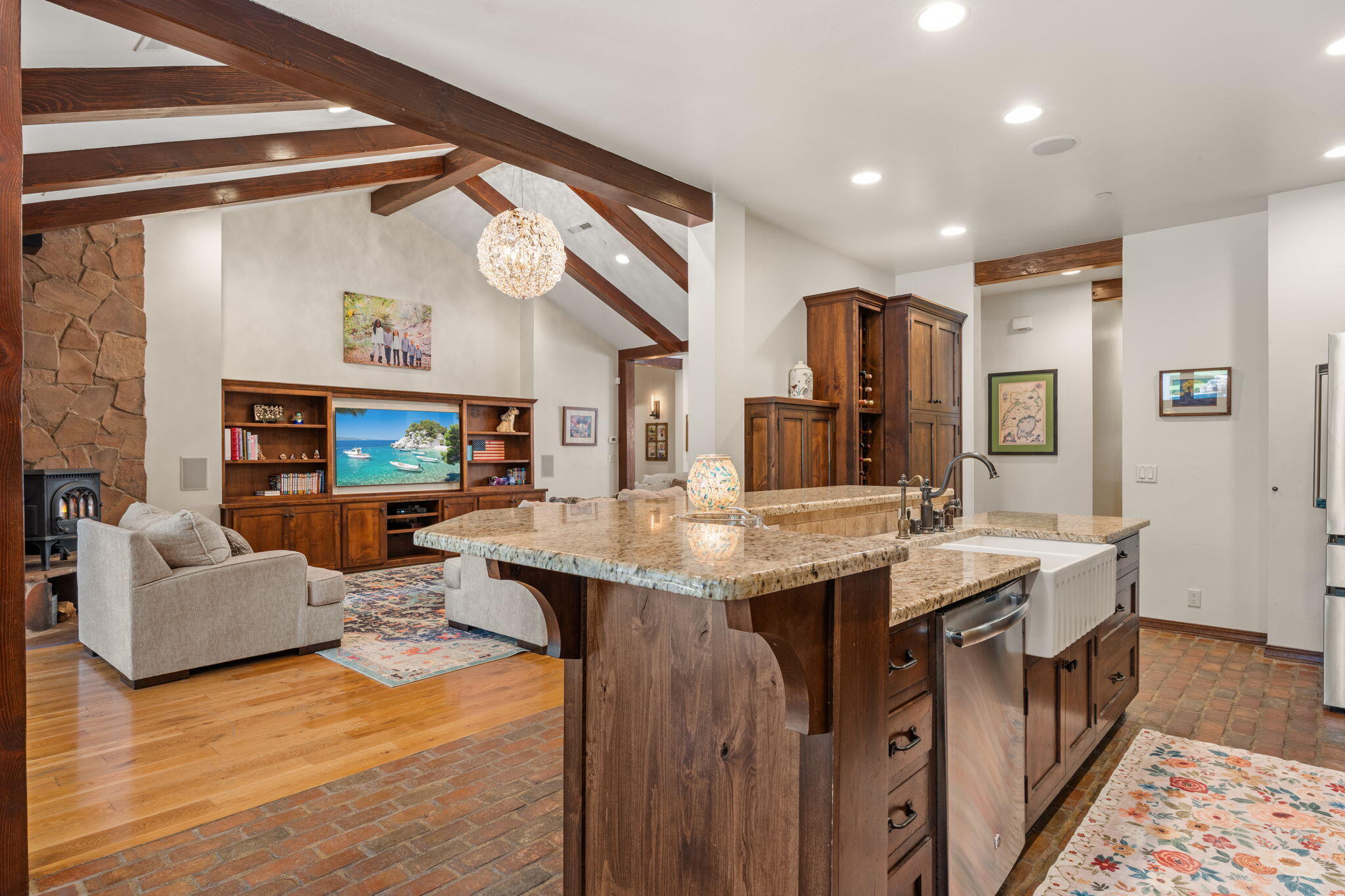 921 CHAMISAL Road NW