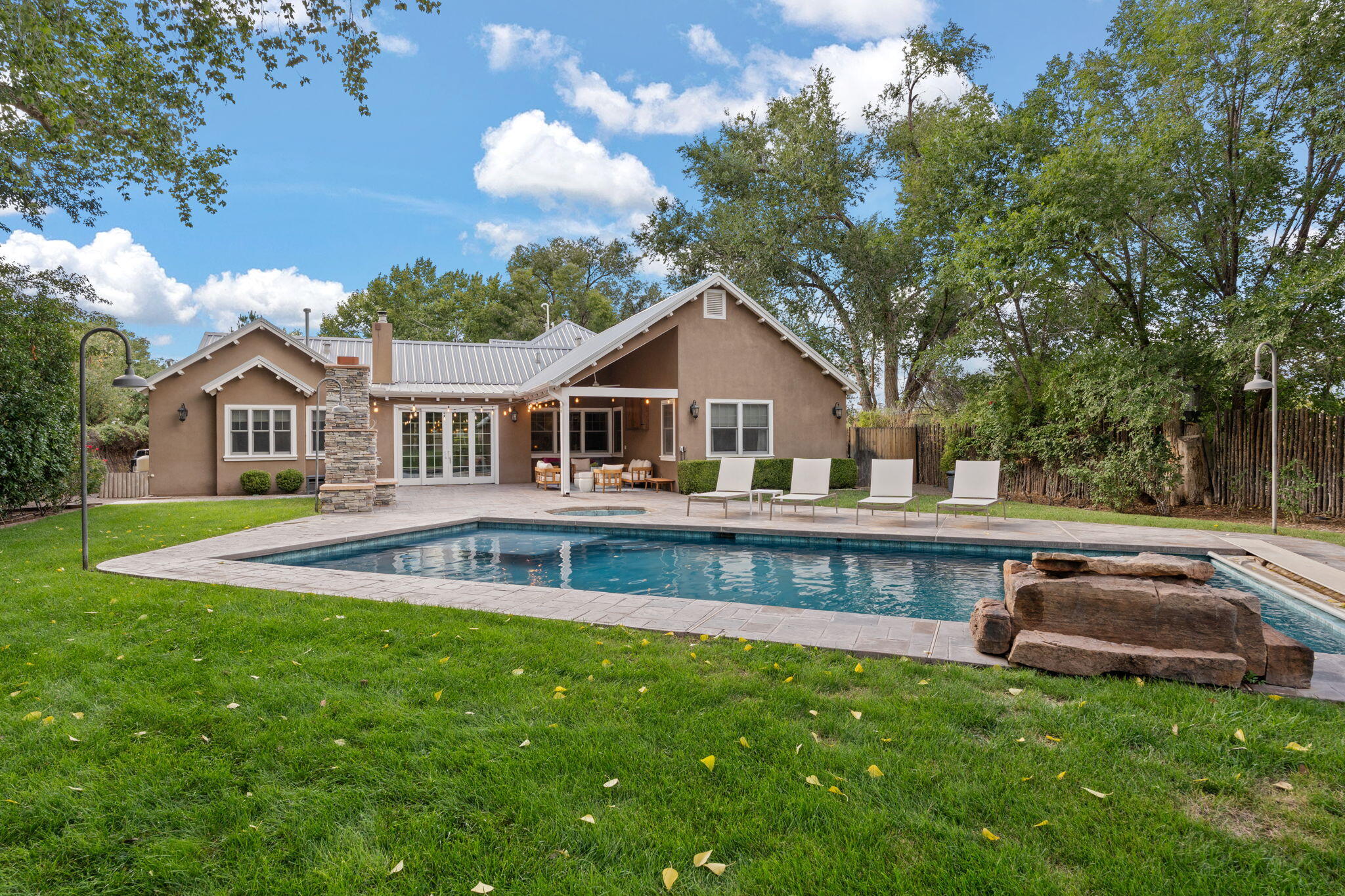 921 CHAMISAL Road NW