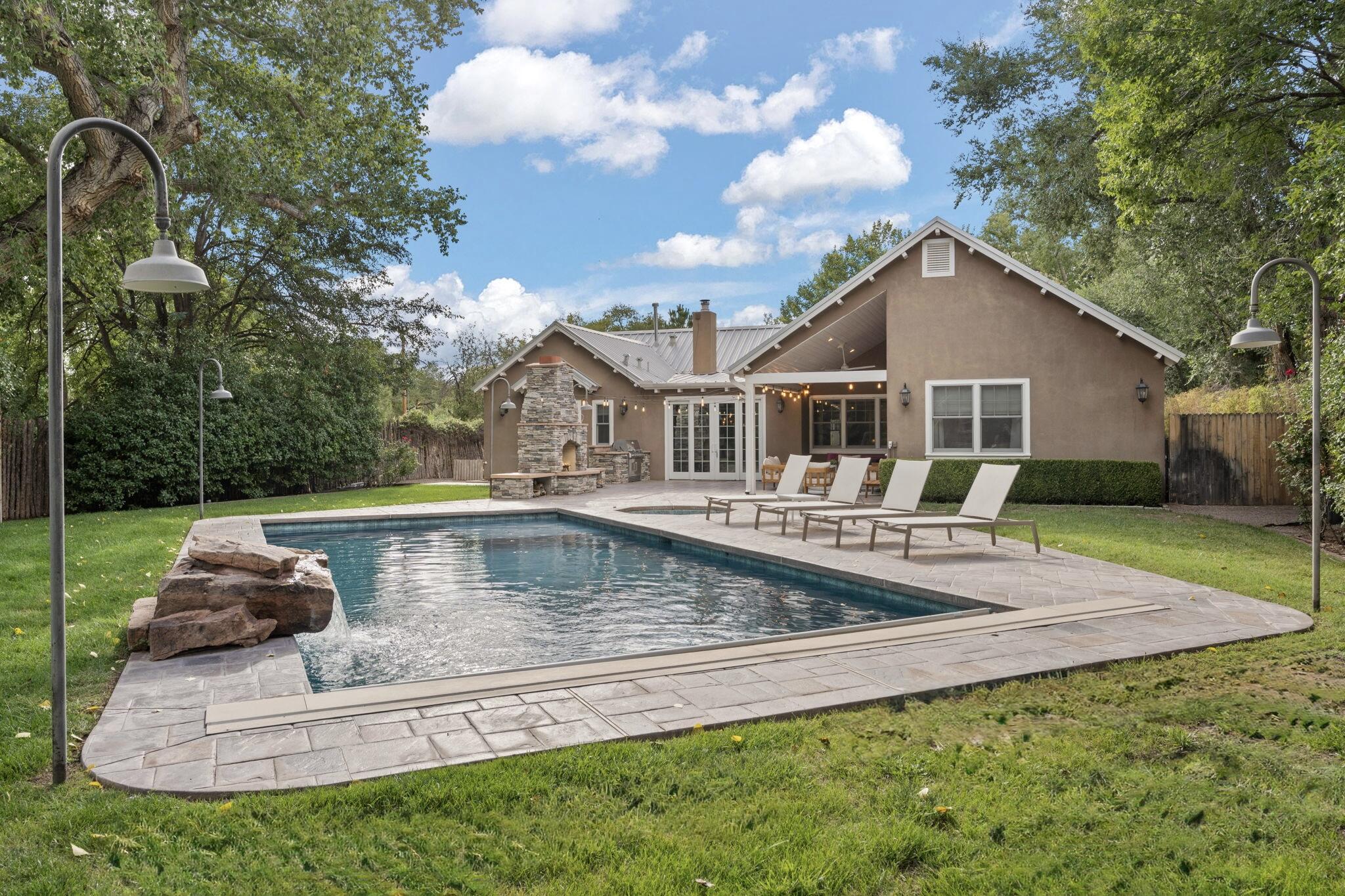 921 CHAMISAL Road NW