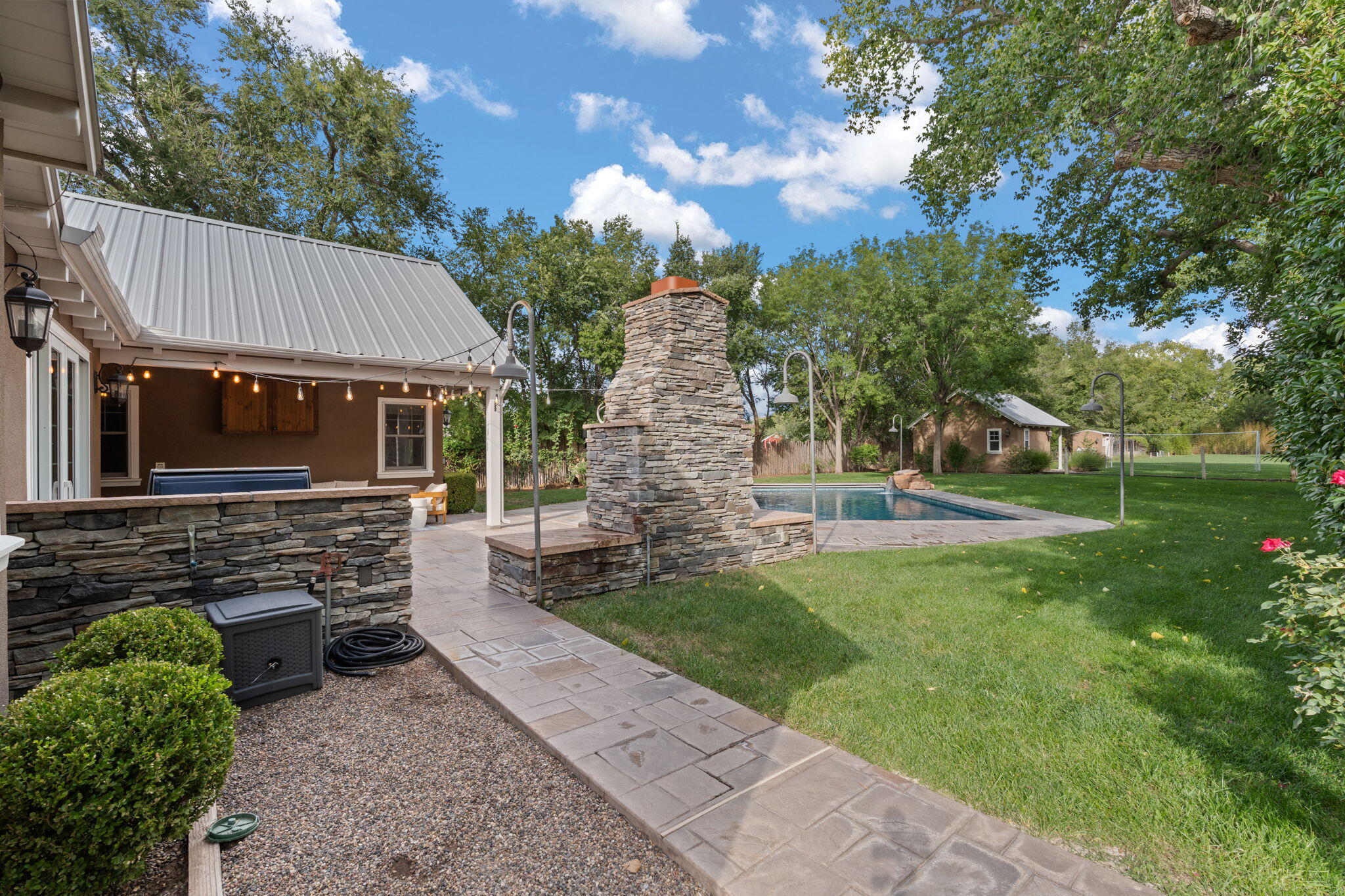 921 CHAMISAL Road NW