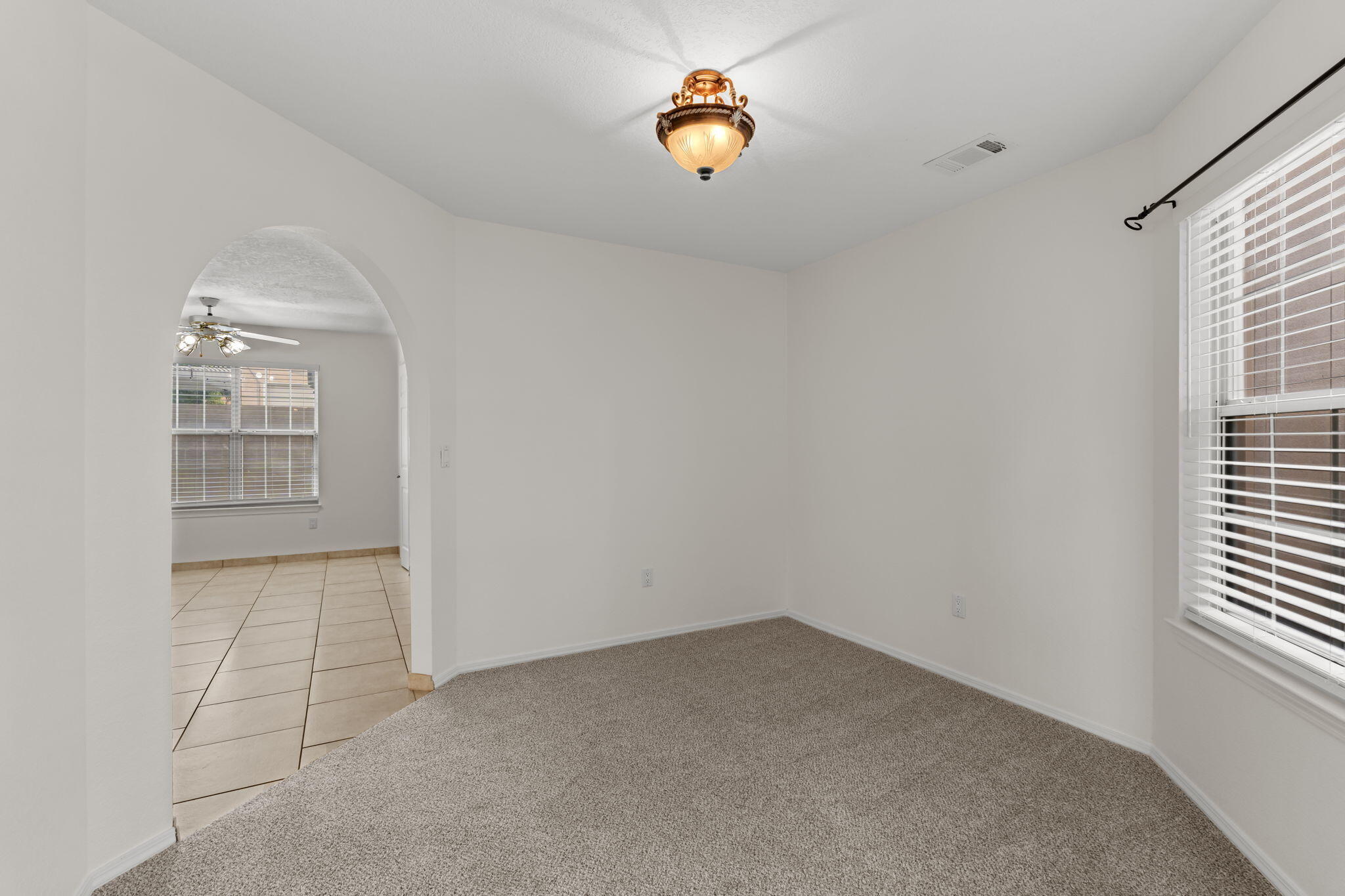 5136 ROANOKE Avenue NW