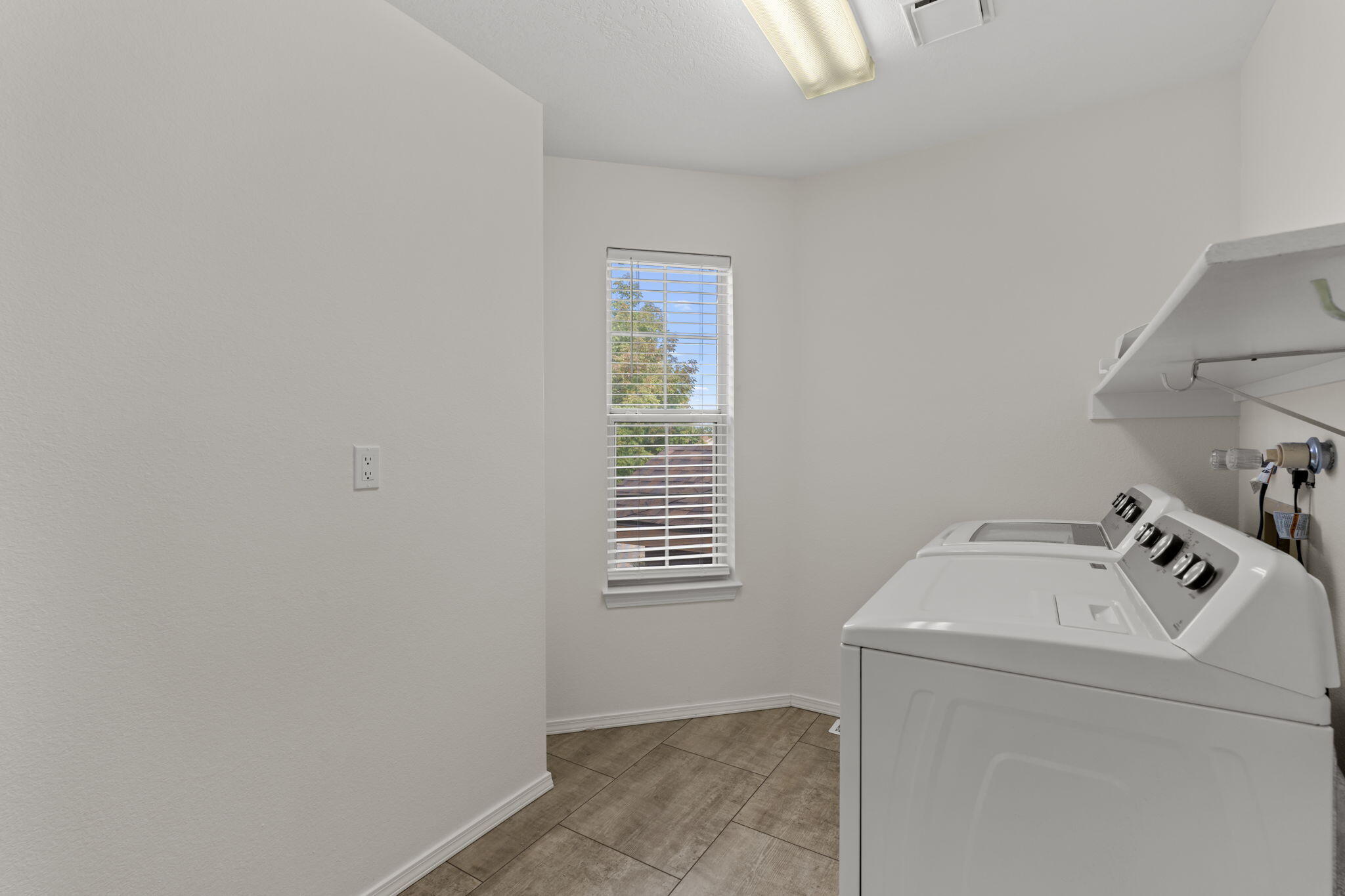 5136 ROANOKE Avenue NW