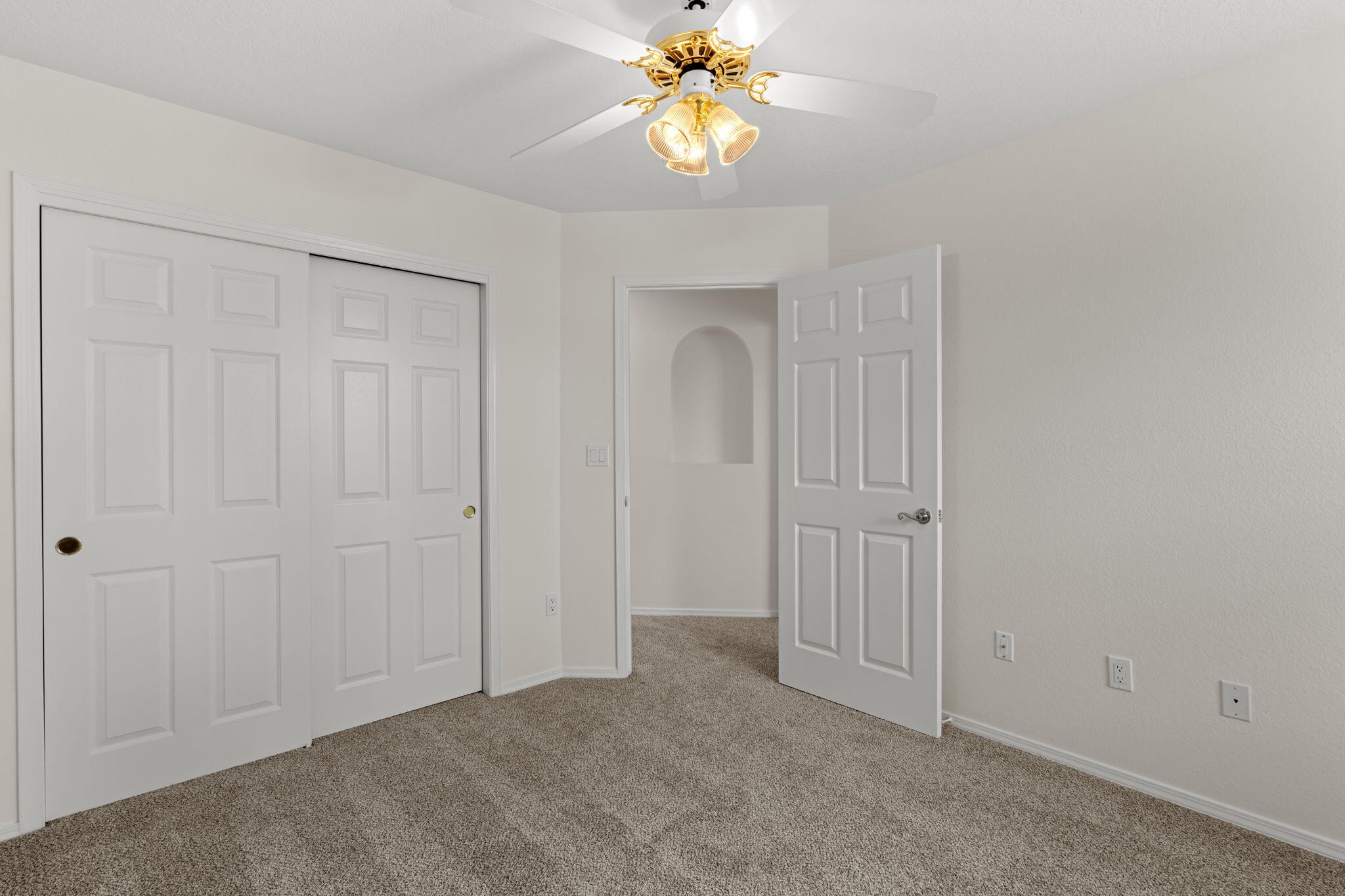 5136 ROANOKE Avenue NW