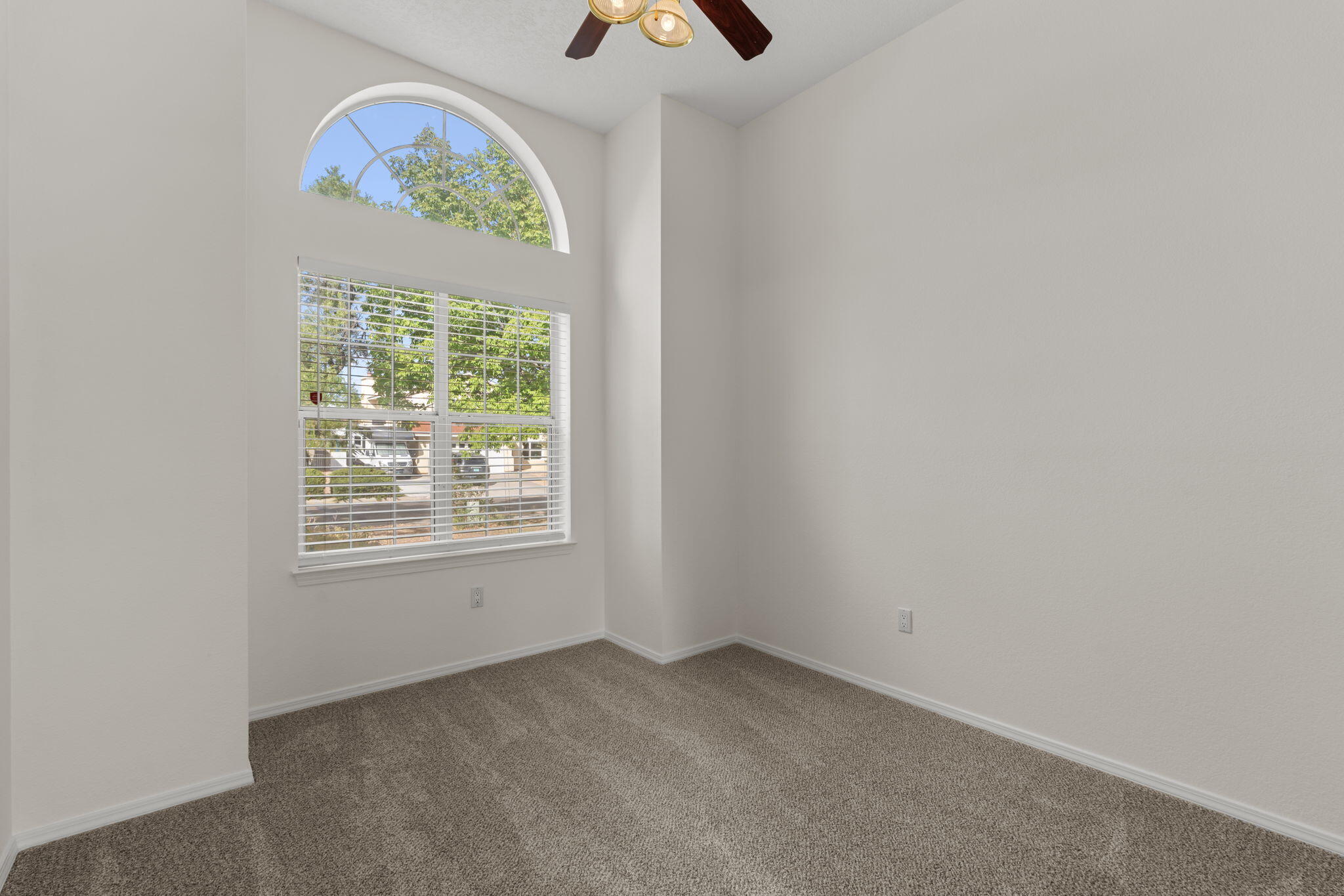 5136 ROANOKE Avenue NW