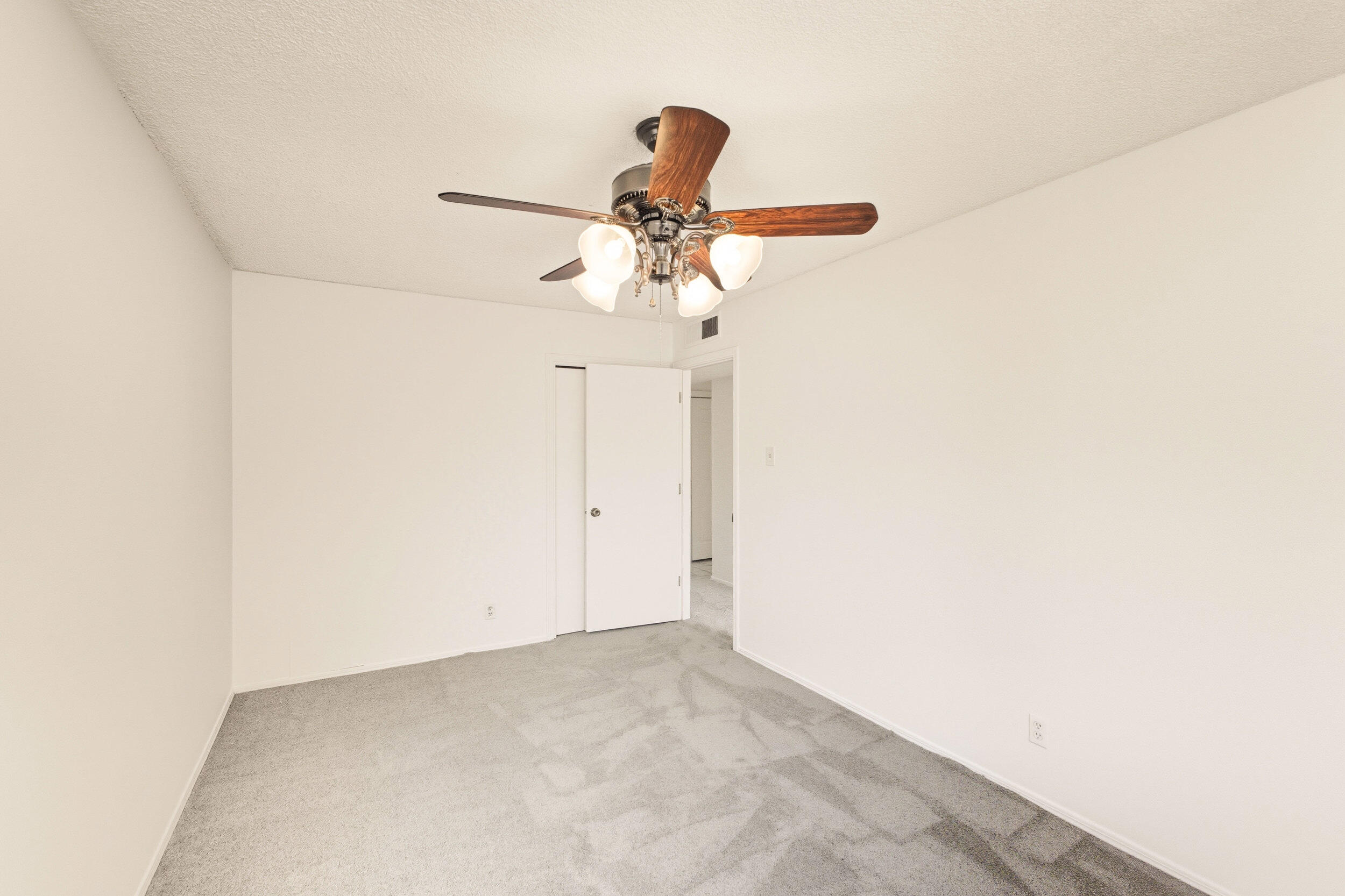 3824 Tracy Street NE