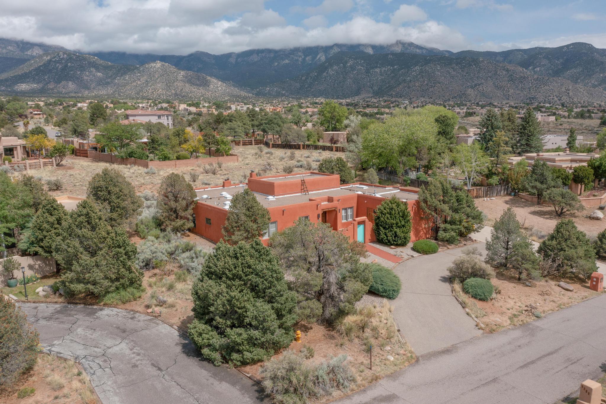 1704 QUAIL RUN Court NE